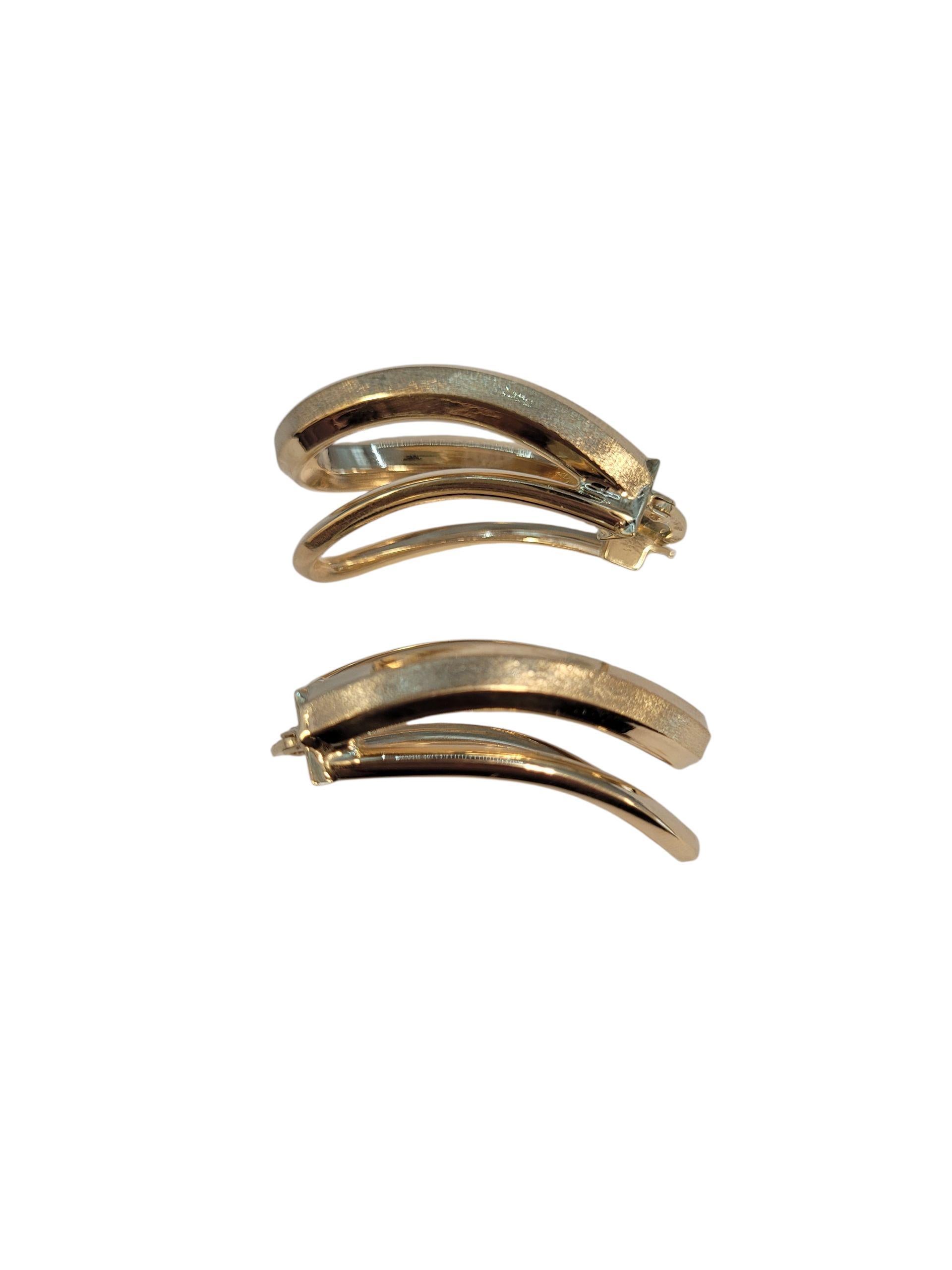 Donna Orecchini a cerchio ovali doppi in oro giallo 14k con texture leggera #23145 in vendita