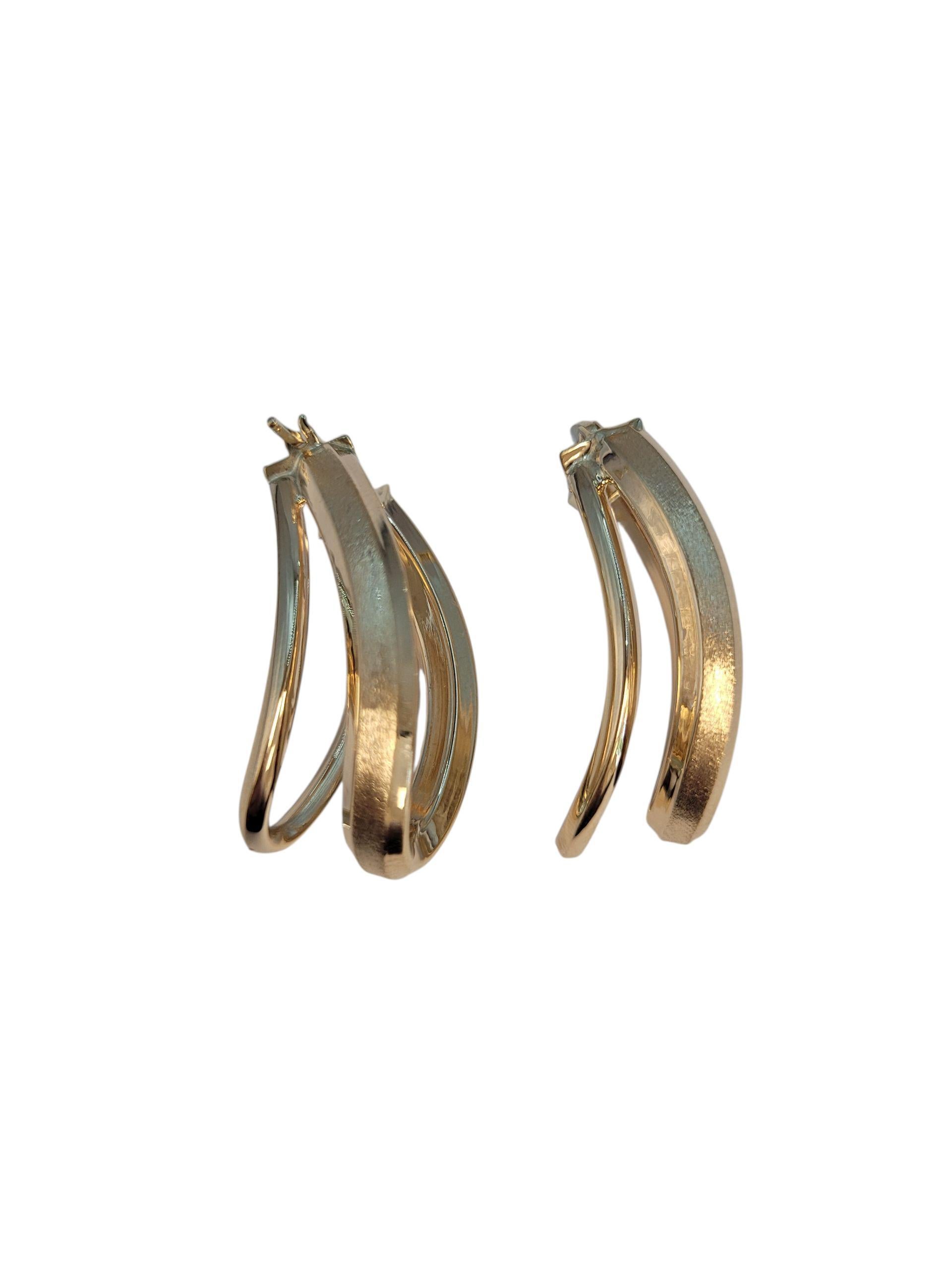 Orecchini a cerchio ovali doppi in oro giallo 14k con texture leggera #23145 in vendita 1