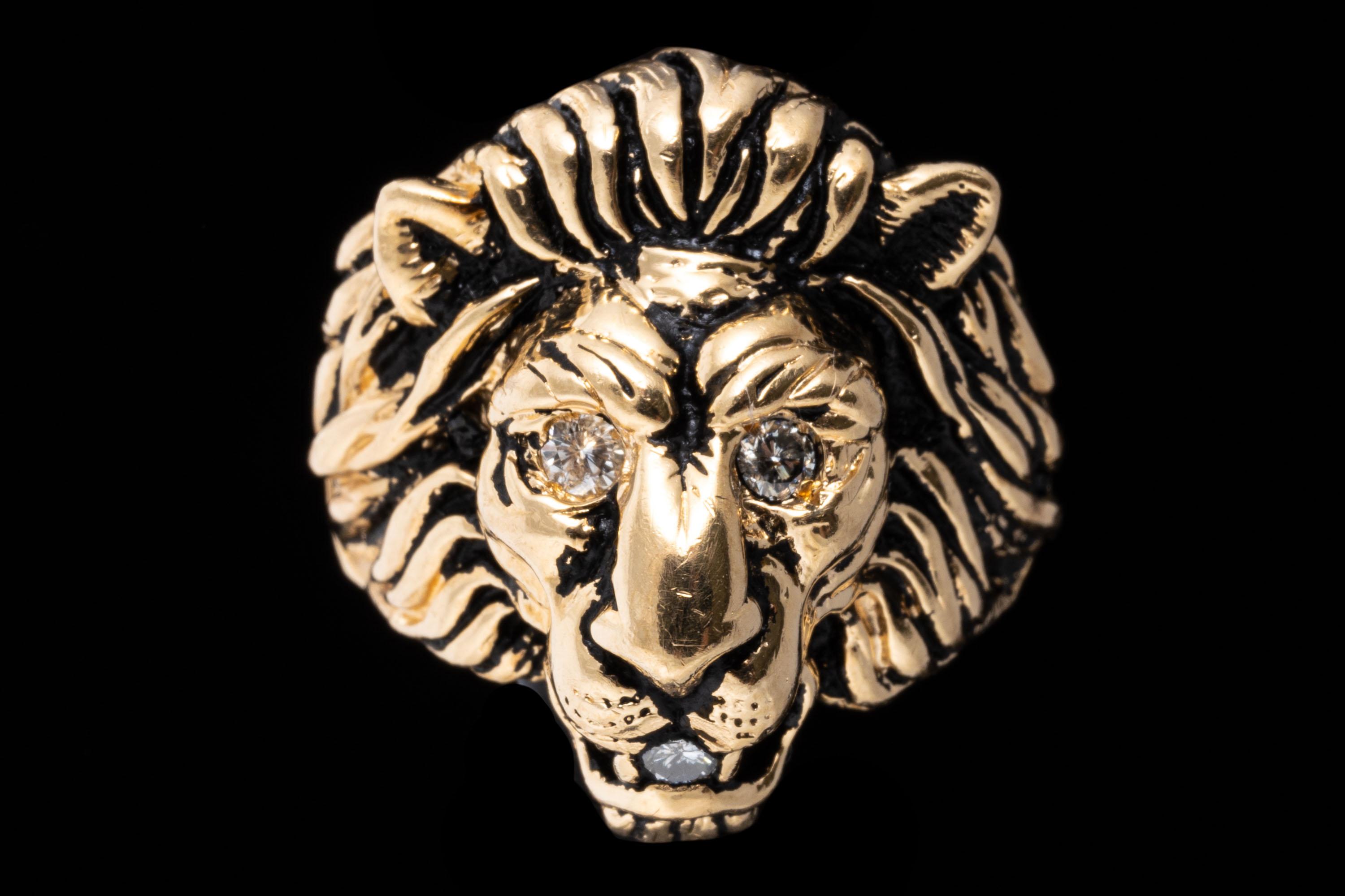 Bague tête de lion en or jaune 14 carats avec accents de diamants Bon état - En vente à Southport, CT