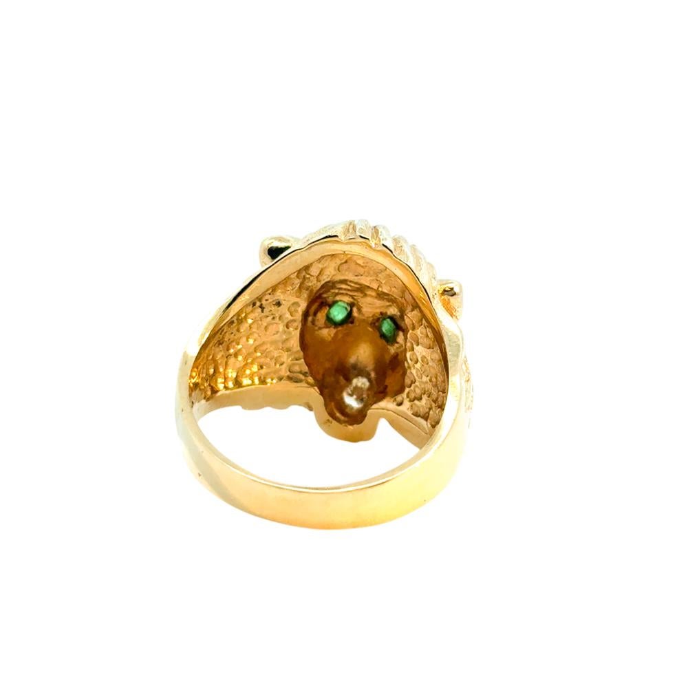 14k Yellow Gold Lions Head Ring with Emerald Eyes and One Round Diamond in Mouth im Angebot 5