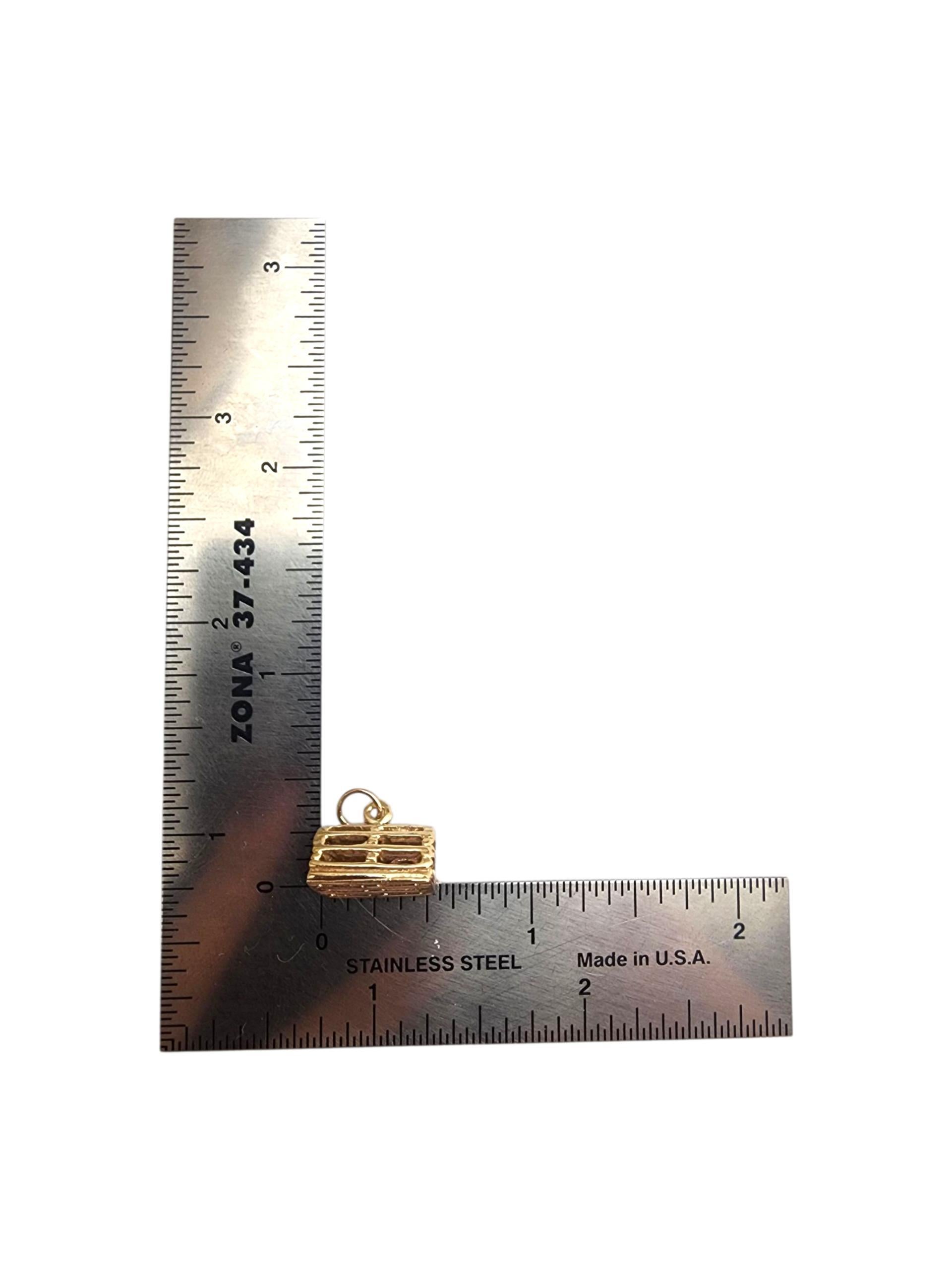 Charm a forma di gabbia per aragoste in oro giallo 14K #22865 in vendita 2