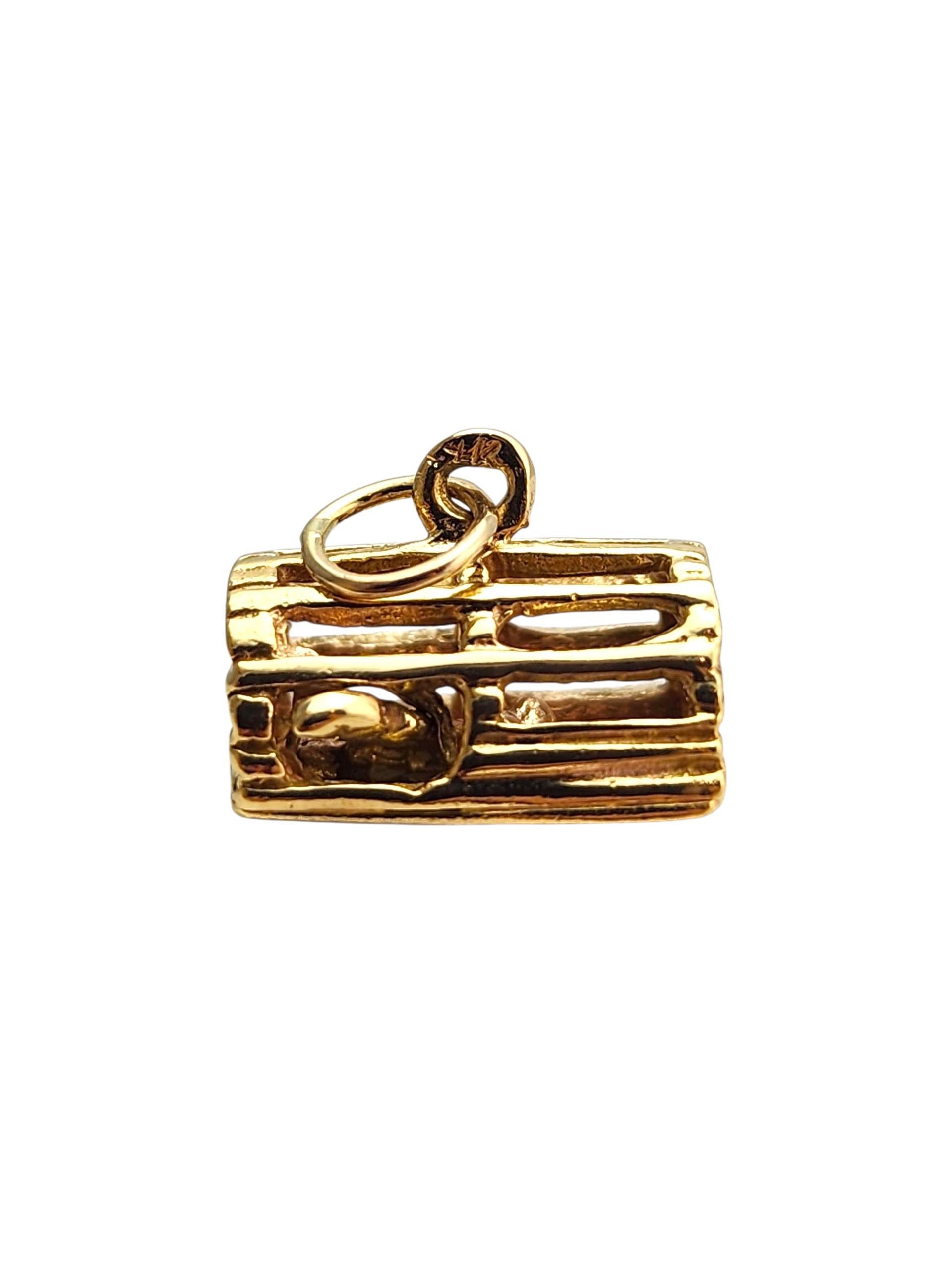 Dije de jaula de langosta de oro amarillo de 14 quilates #22865