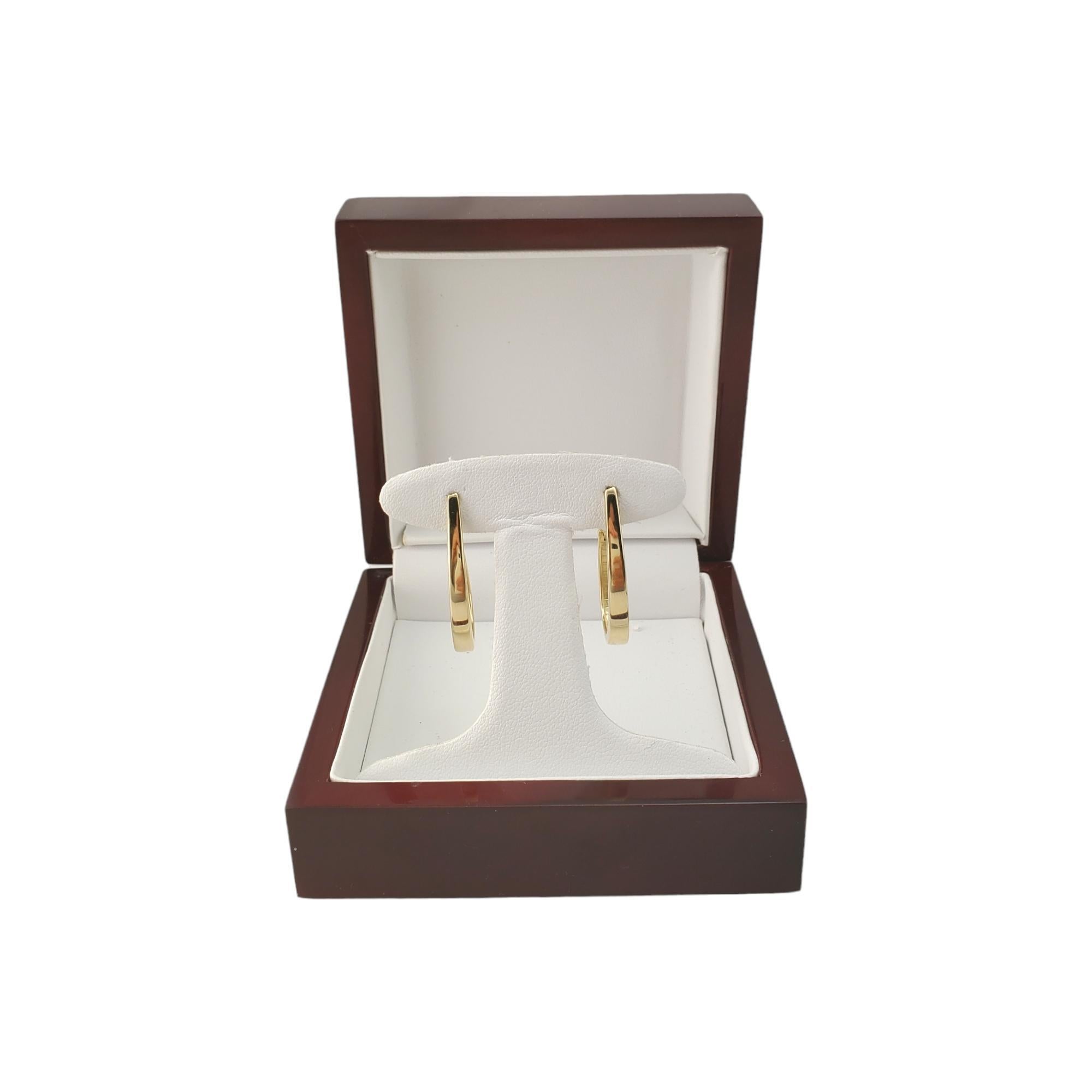 14K Yellow Gold Long Oval Hoop Earrings #17313 For Sale 1