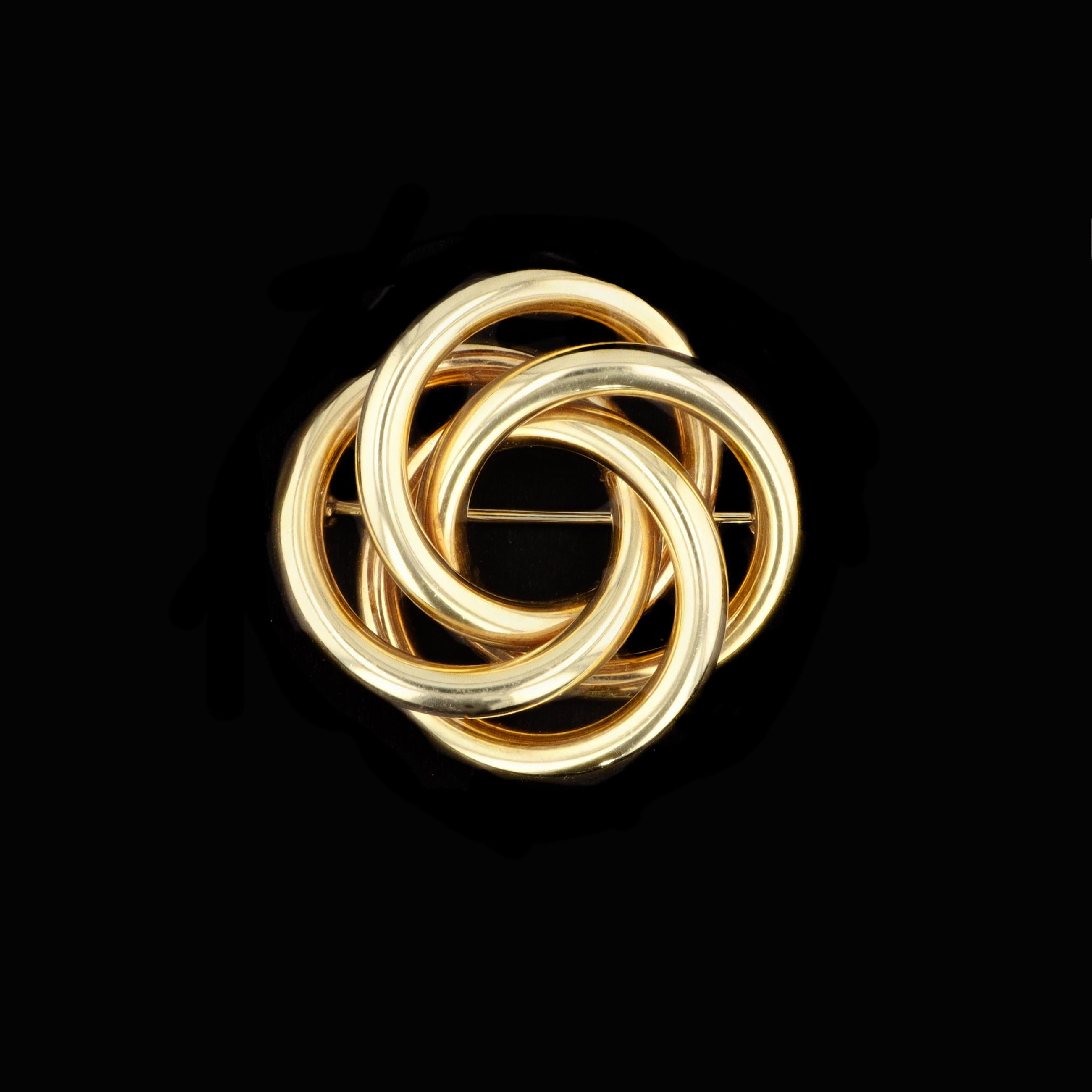 Symbole d'un grand cœur, ce pin's en or jaune 14K 