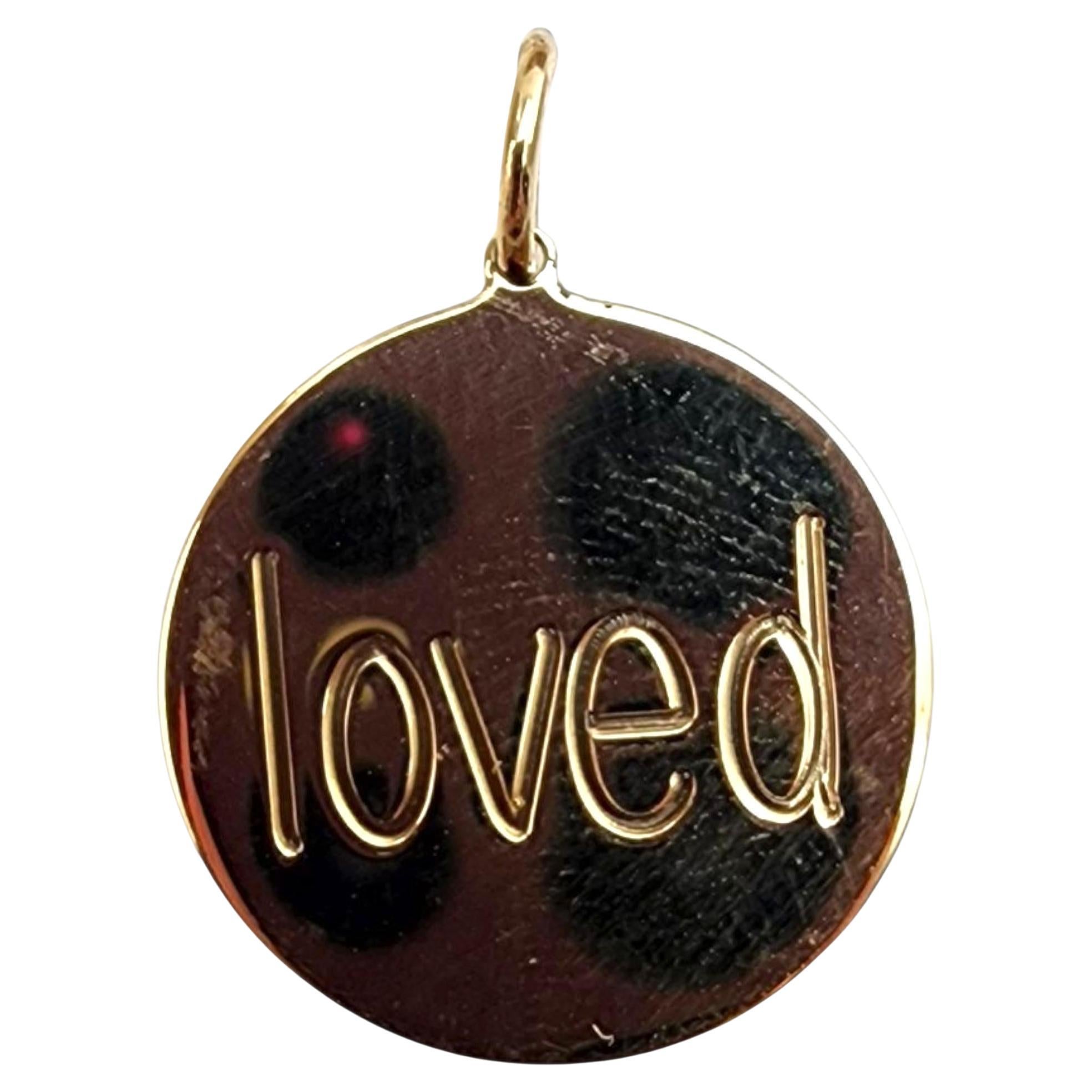 Pendentif "Loved" en or jaune 14K #22336 en vente