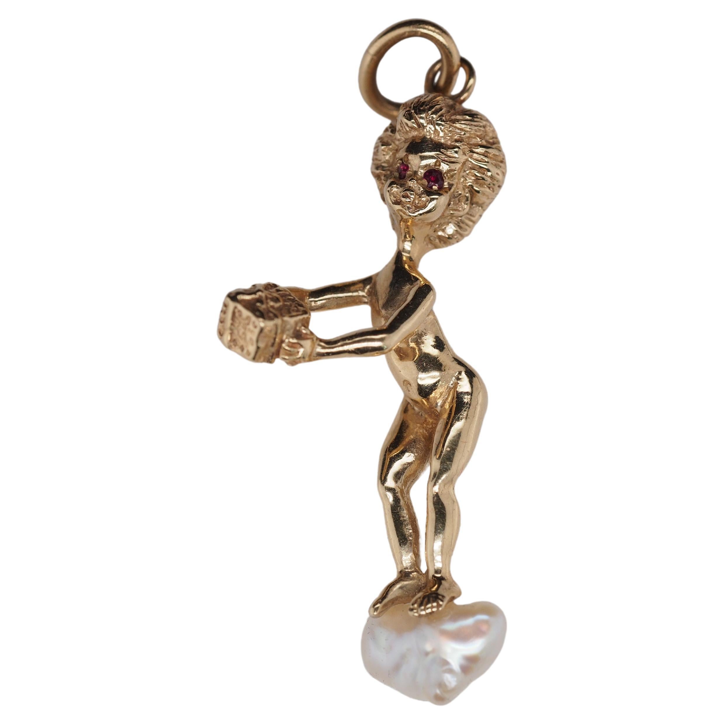 Pendentif en or jaune 14 carats avec boîte cadeau signée M. Hime Cyvra et perle en vente