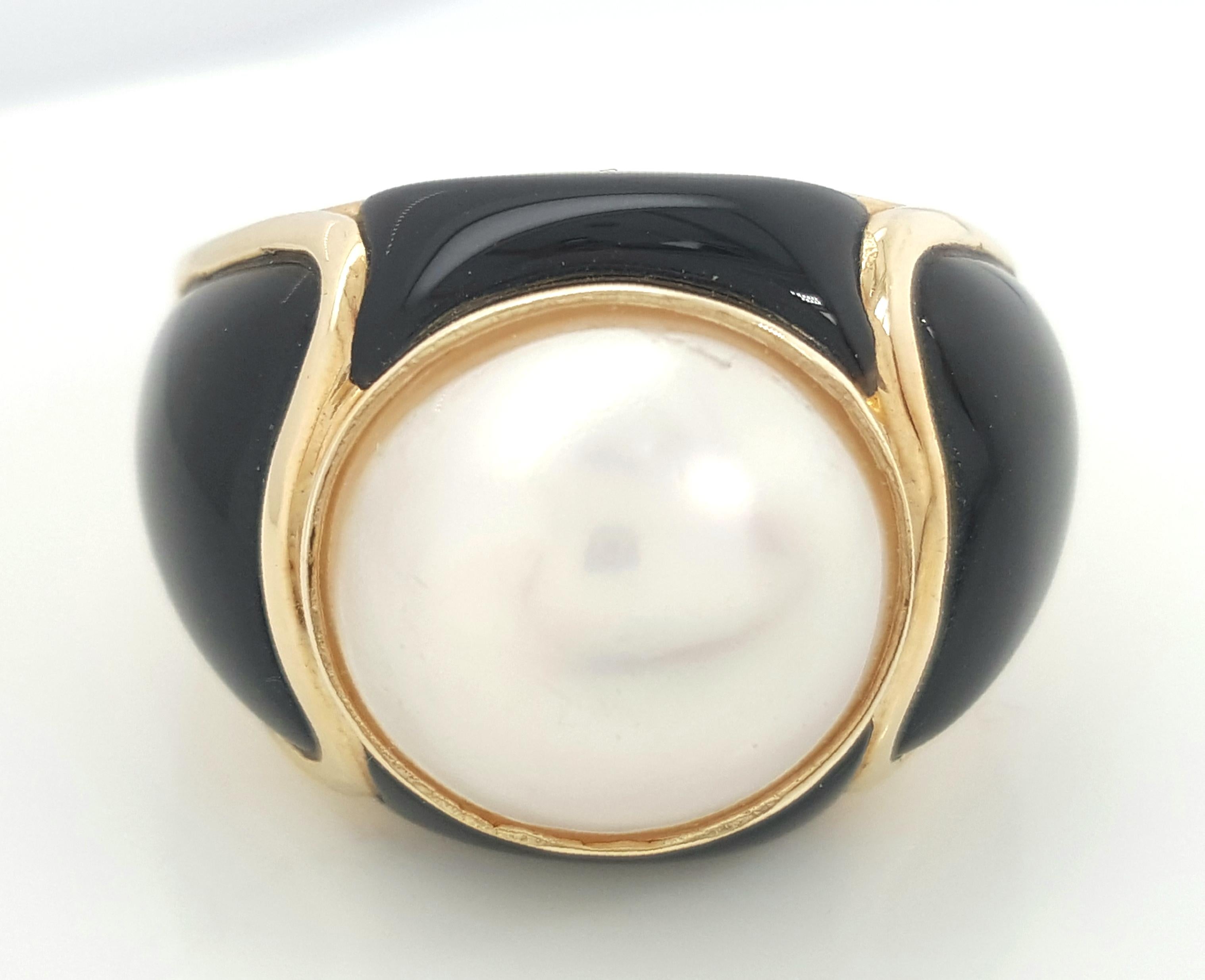 Women's or Men's 14 Karat Yellow Gold Mabe Pearl and Black Onyx Ring
