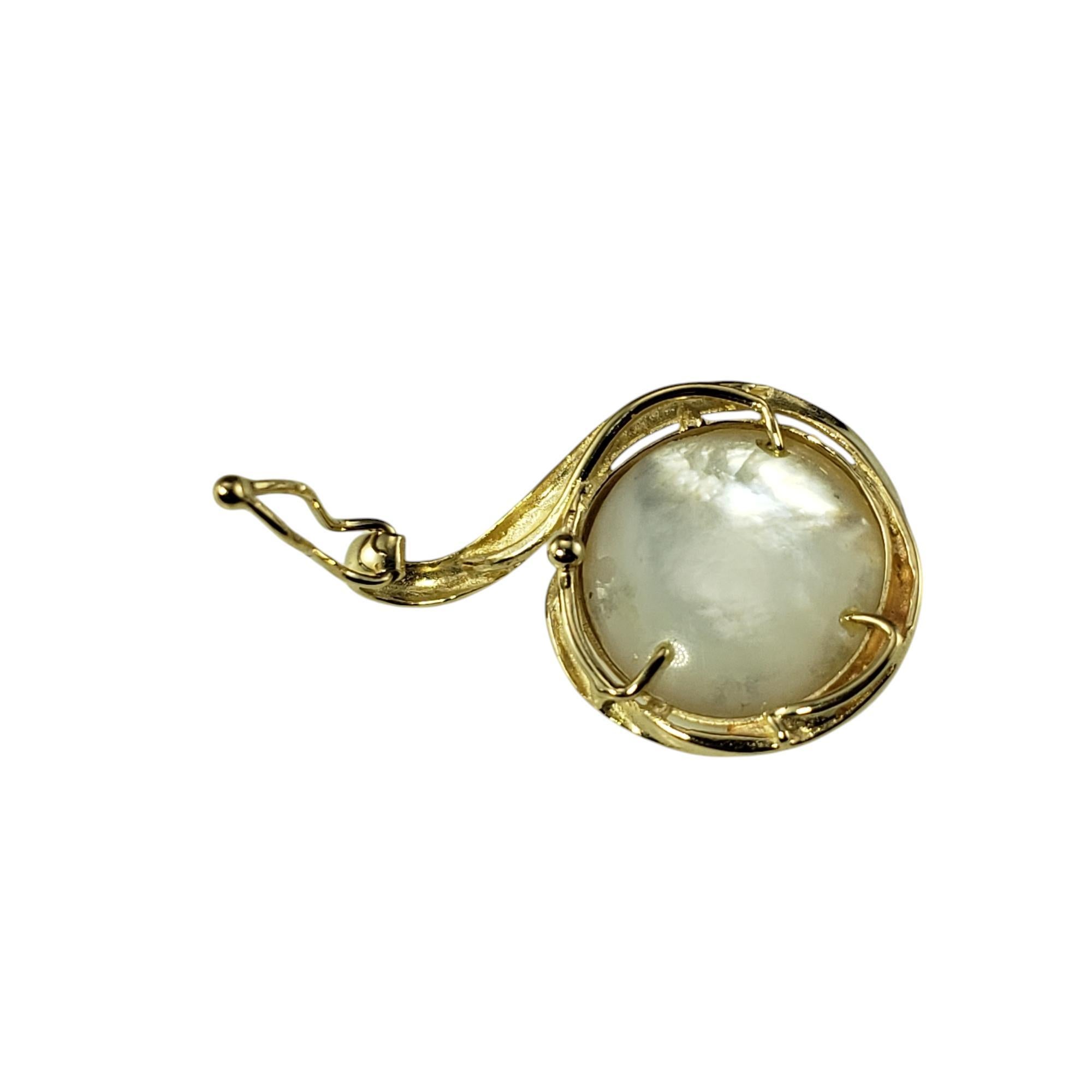 14K Yellow Gold Mabe Pearl and Diamond Enhancer Pendant #22287 In Good Condition For Sale In Washington Depot, CT