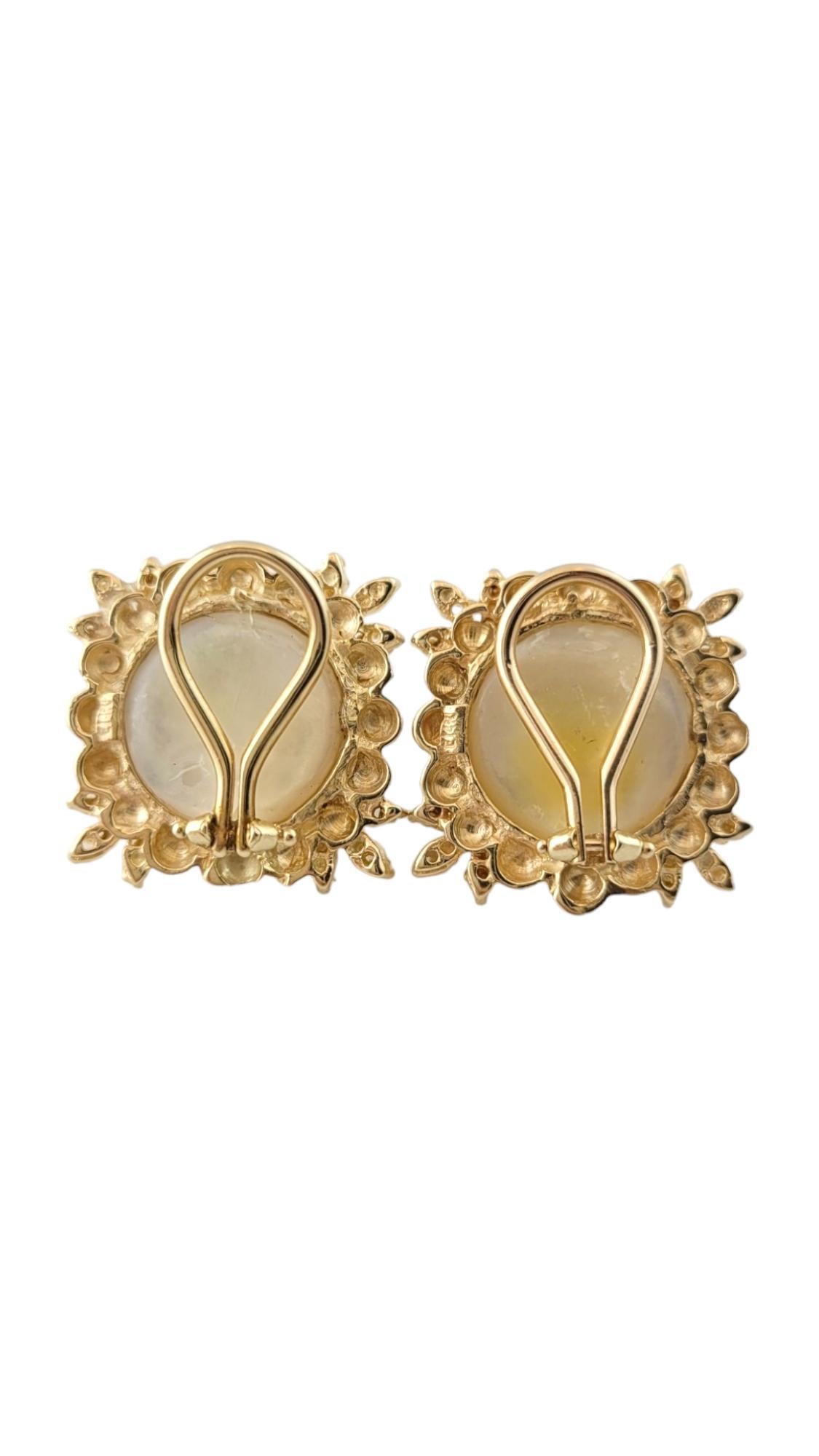 14K Yellow Gold Mabe Pearl Clip-on Earrings #16443 In Good Condition For Sale In Washington Depot, CT