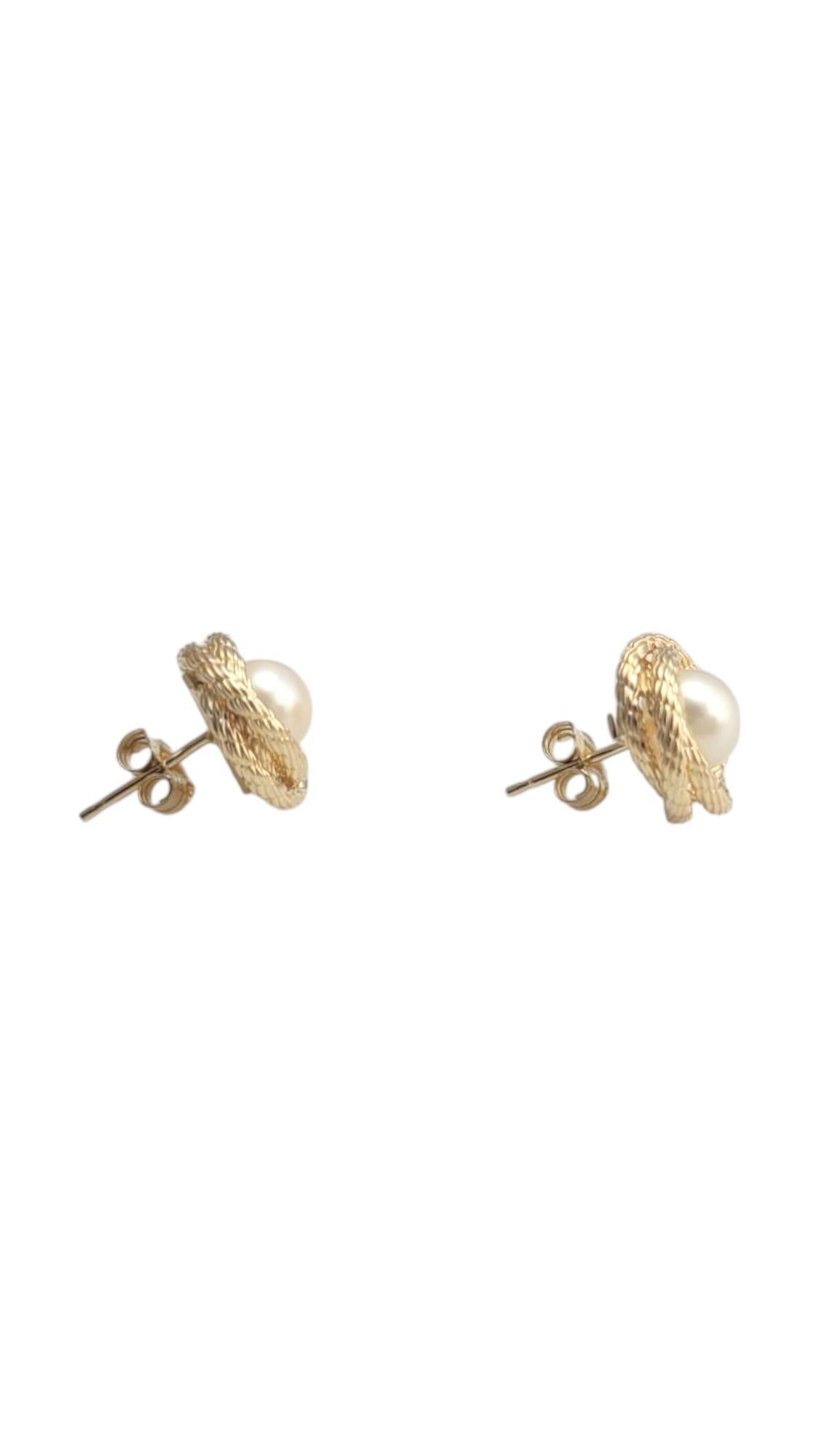 14K Yellow Gold Mabe Pearl Stud Earrings #21091 In Good Condition For Sale In Washington Depot, CT