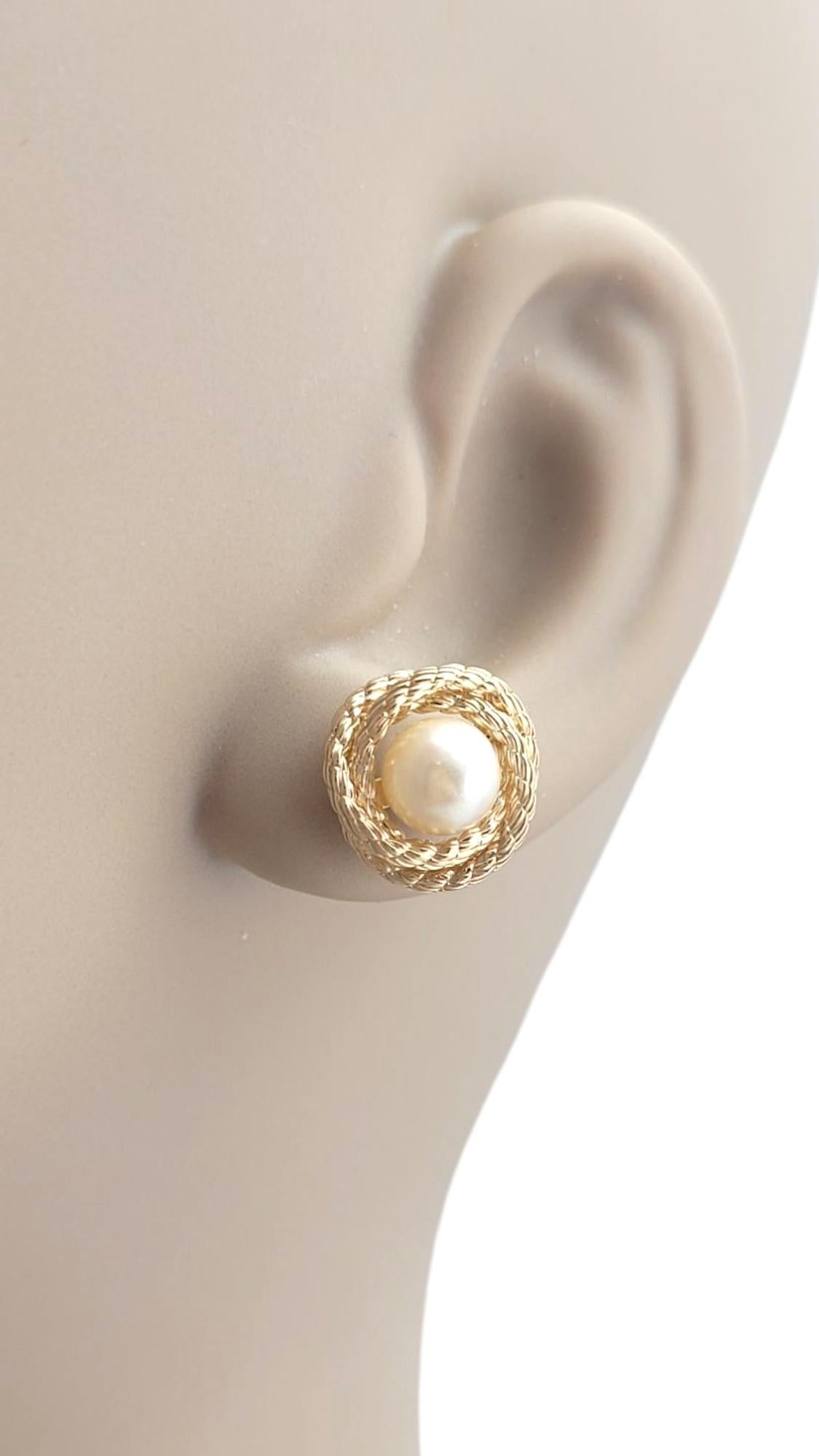 14K Yellow Gold Mabe Pearl Stud Earrings #21091 For Sale 1
