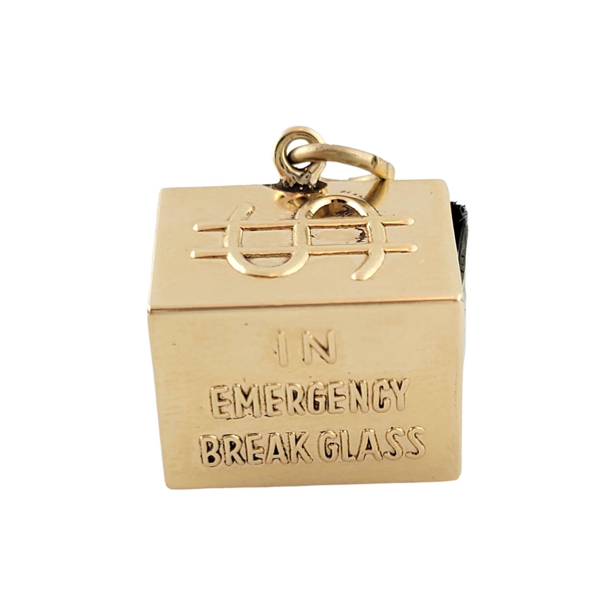 Vintage 14K Yellow Gold Mad Money Box Charm

Adorable mad money box charm made from 14K yellow gold!

Size: 14mm X 11mm X 11mm

Weight: 2.9 g/ 1.8 dwt

Tested 14K

Very good condition, professionally polished.

Will come packaged in a gift box or