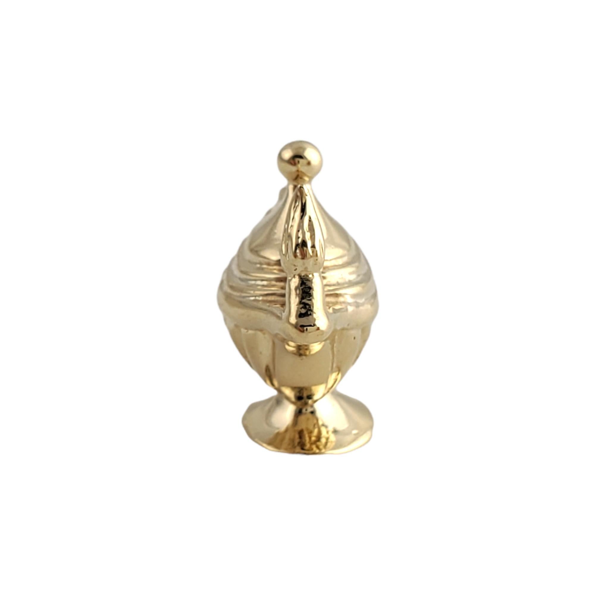 14K Yellow Gold Magic Lamp Charm

You'll love this awesome yellow gold magic lamp charm! 

Size: 15.58mm X 22.31mm

Weight:  4.0gr /  2.5dwt

Hallmark: A. C 14K 

Very good condition, professionally polished.

Will come packaged in a gift box and