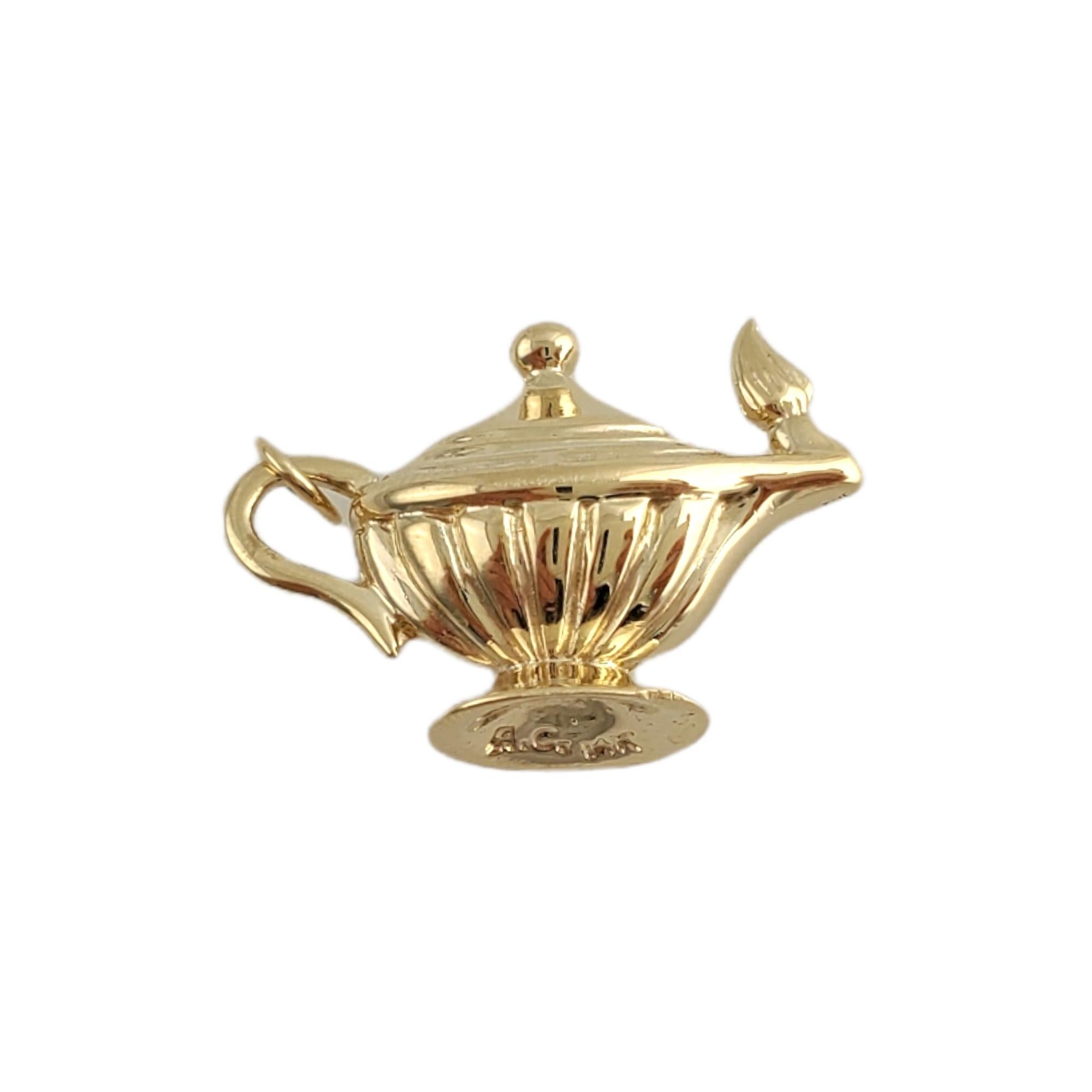 14K Yellow Gold Magic Lamp Charm In Good Condition For Sale In Washington Depot, CT