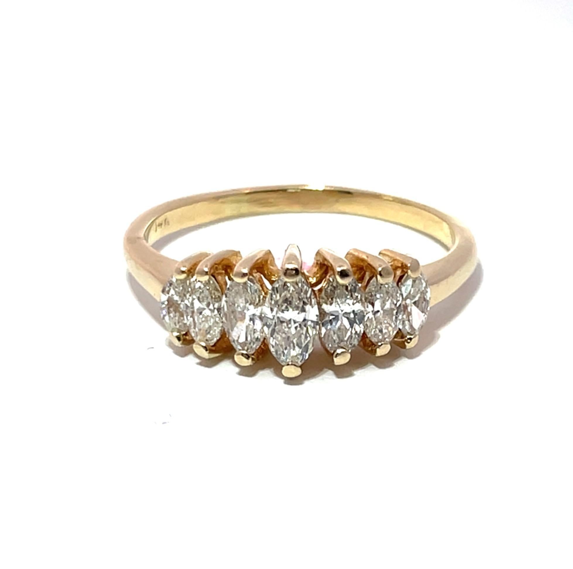 14K Gelbgold Marquise Cut Natural Diamond Ring (Marquiseschliff) im Angebot