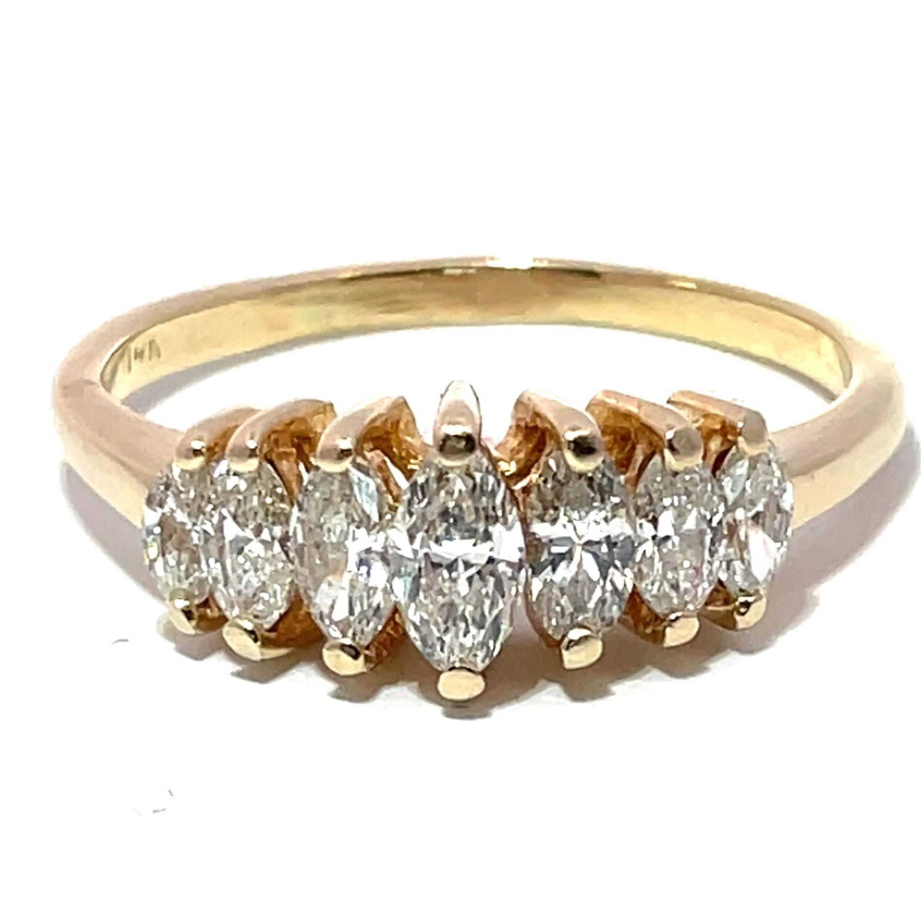 14K Gelbgold Marquise Cut Natural Diamond Ring im Angebot 1