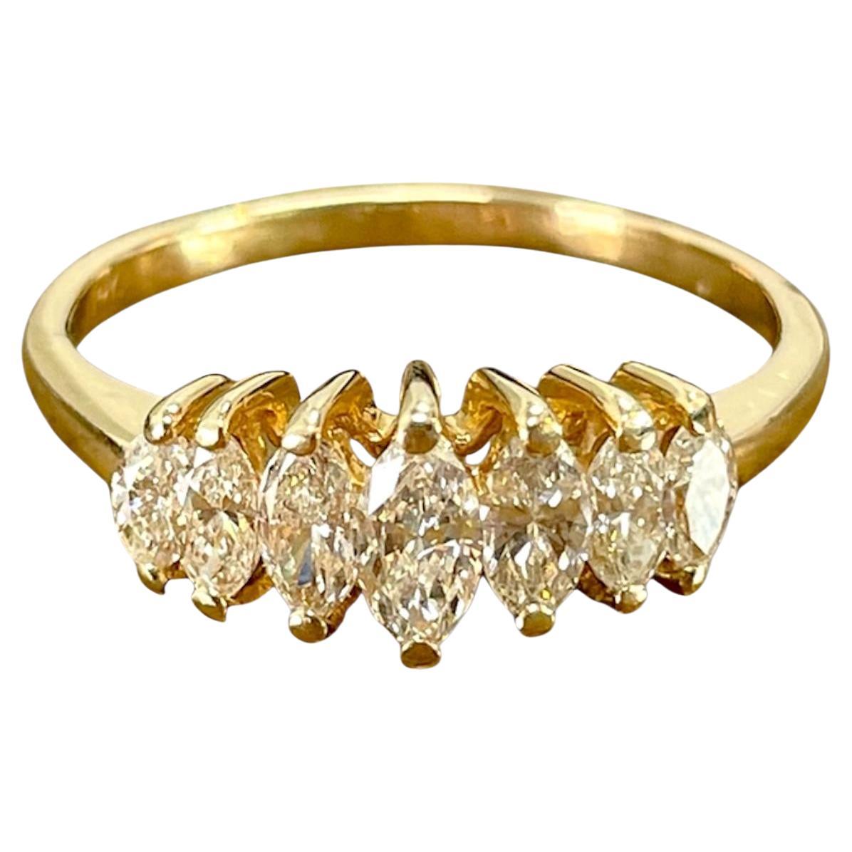14K Gelbgold Marquise Cut Natural Diamond Ring im Angebot