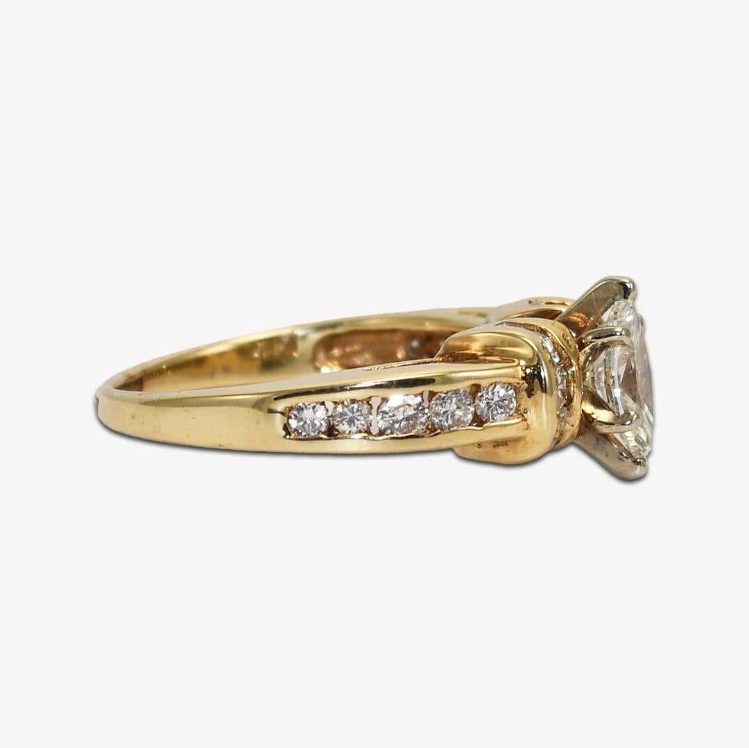Taille Marquise Bague de fiançailles en or jaune 14K avec diamant marquise en vente