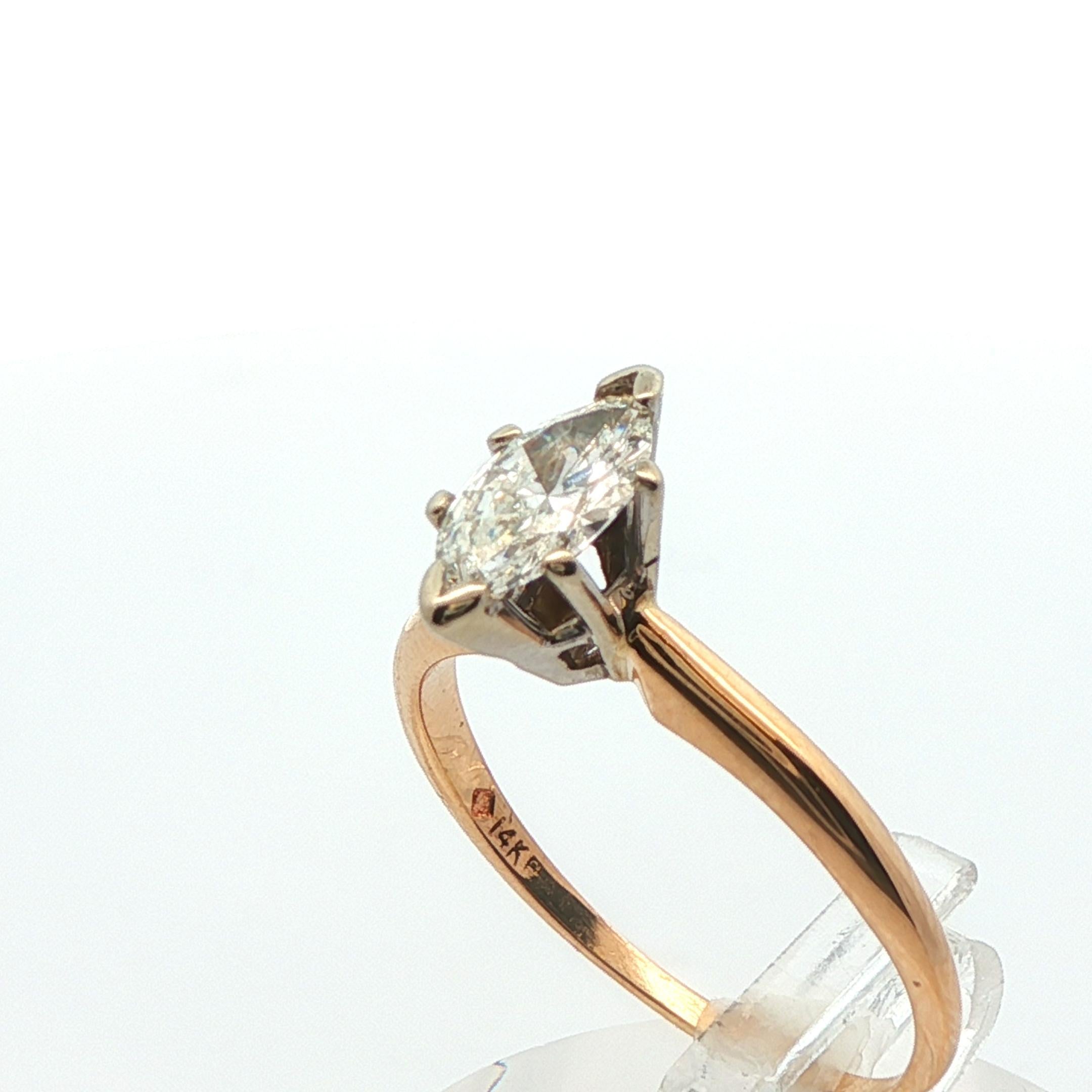 Anillo de compromiso de oro amarillo de 14k con diamante marquesa en venta 1