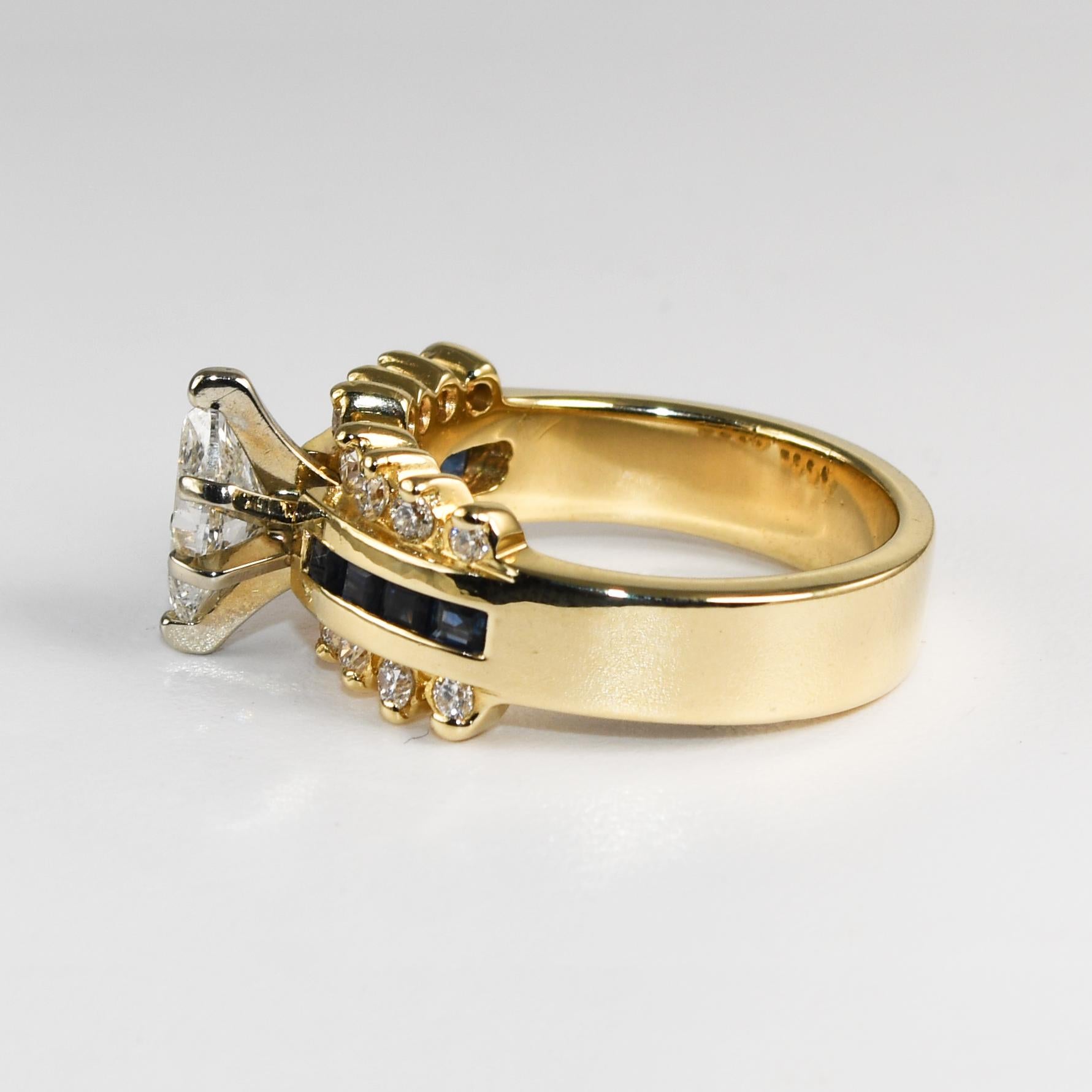 Women's or Men's 14K Yellow Gold Marquise Diamond Ring 0.95ct For Sale