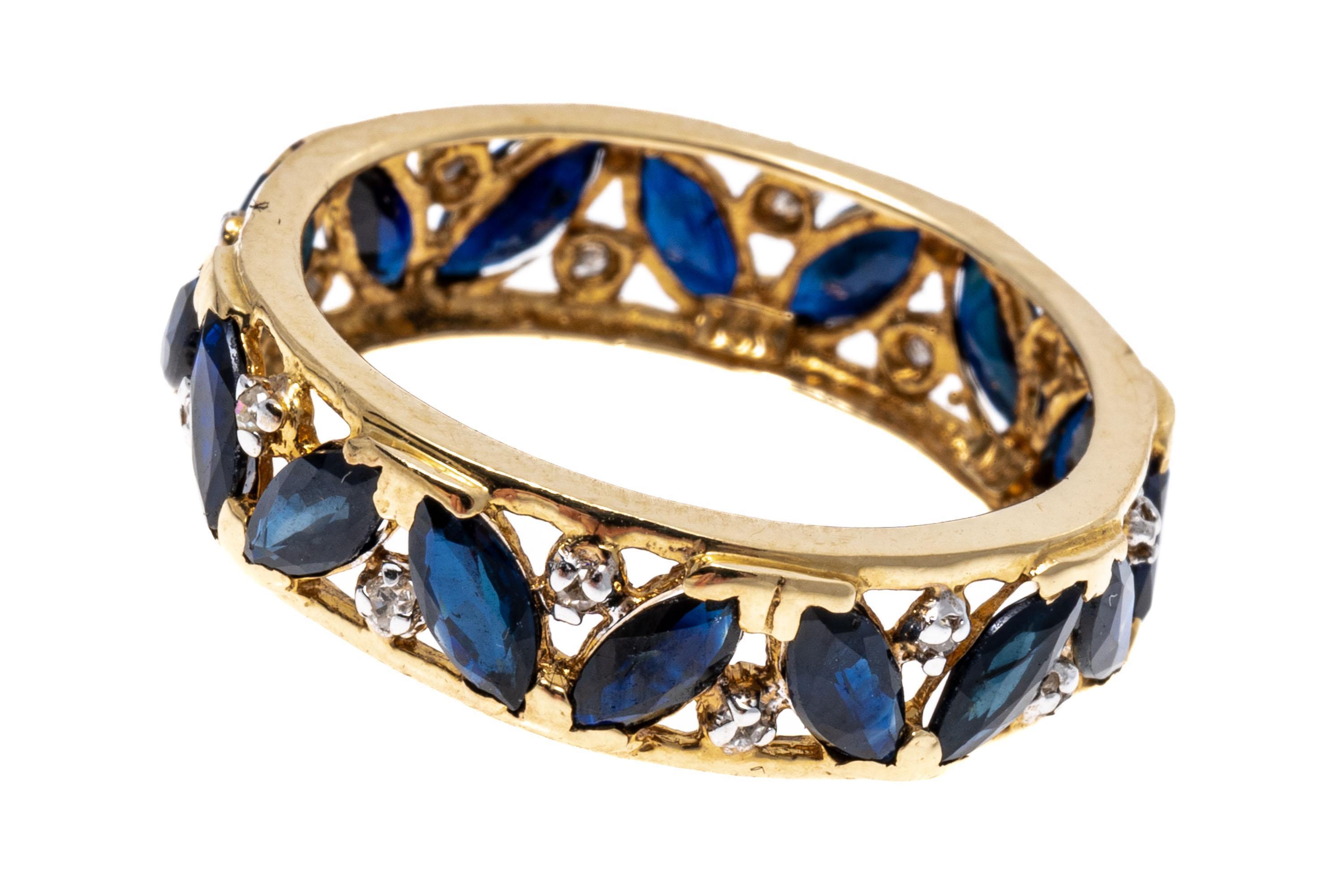 Memoryring aus 14 Karat Gelbgold mit Marquise-Saphir und Diamanten (Marquiseschliff)