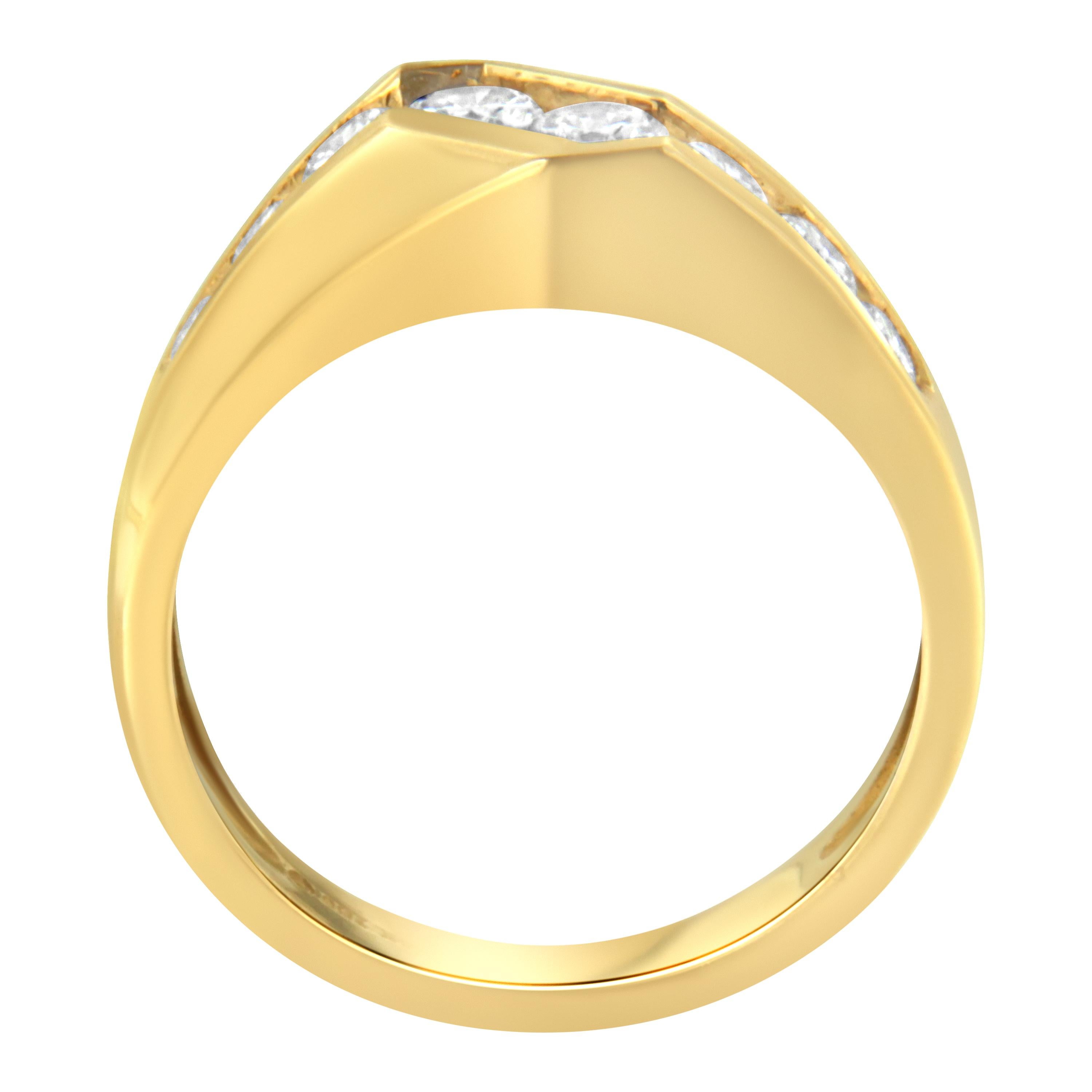Contemporary 14K Yellow Gold Men's 1.00 Carat Round Cut Diamond Ring For Sale