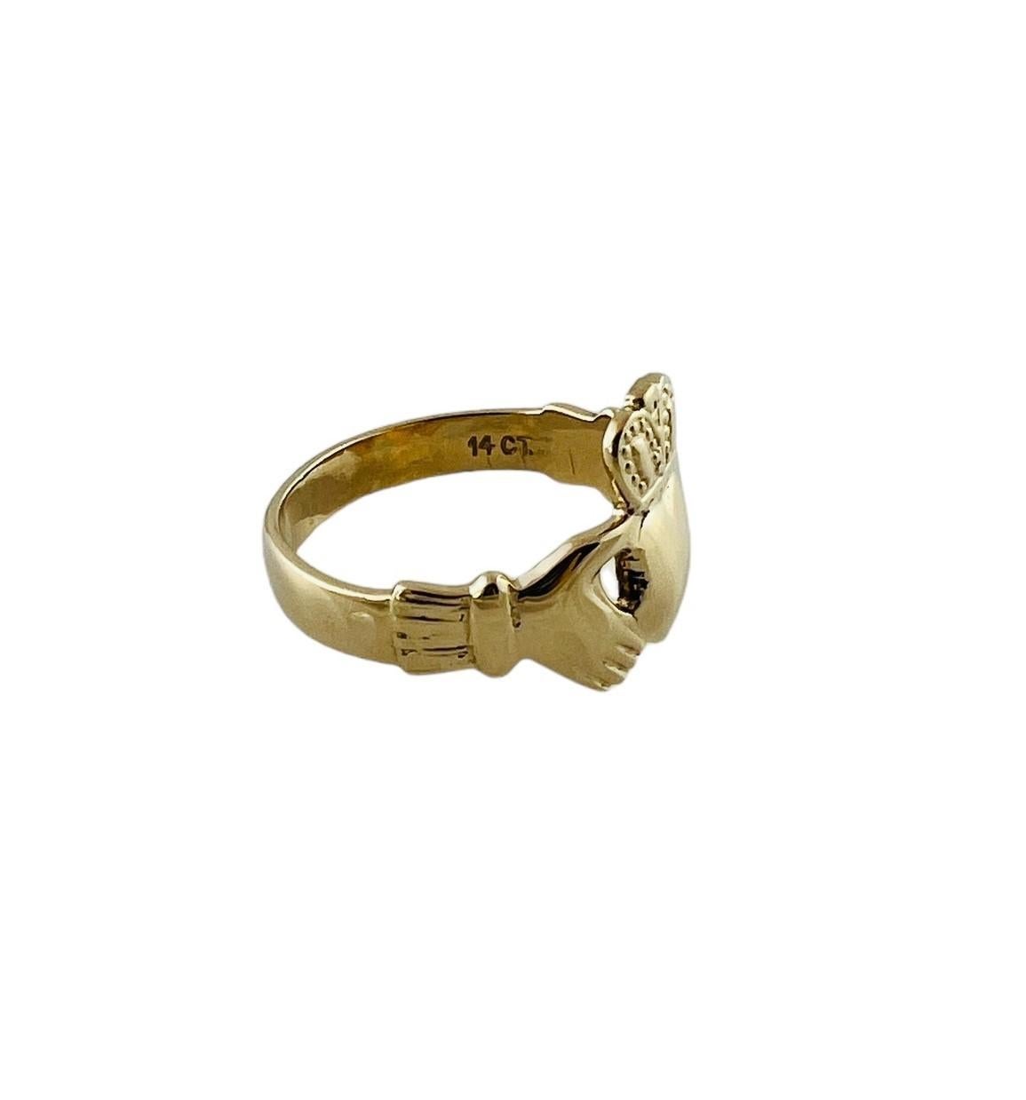 14K Yellow Gold Men's Claddagh Ring #16568 In Good Condition For Sale In Washington Depot, CT