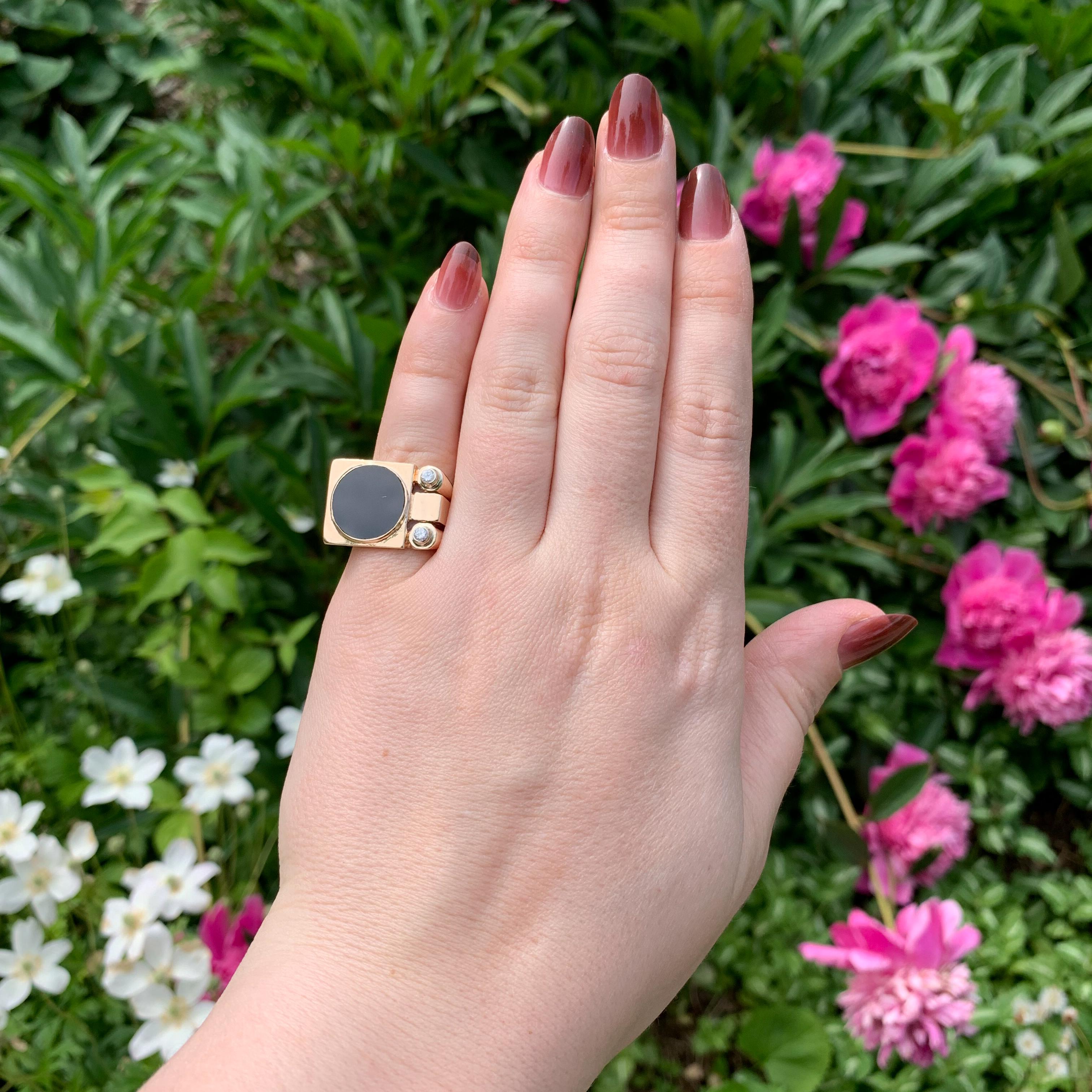 Anello moderno da uomo in oro giallo 14K con onice nera e diamante In condizioni buone in vendita a Big Bend, WI