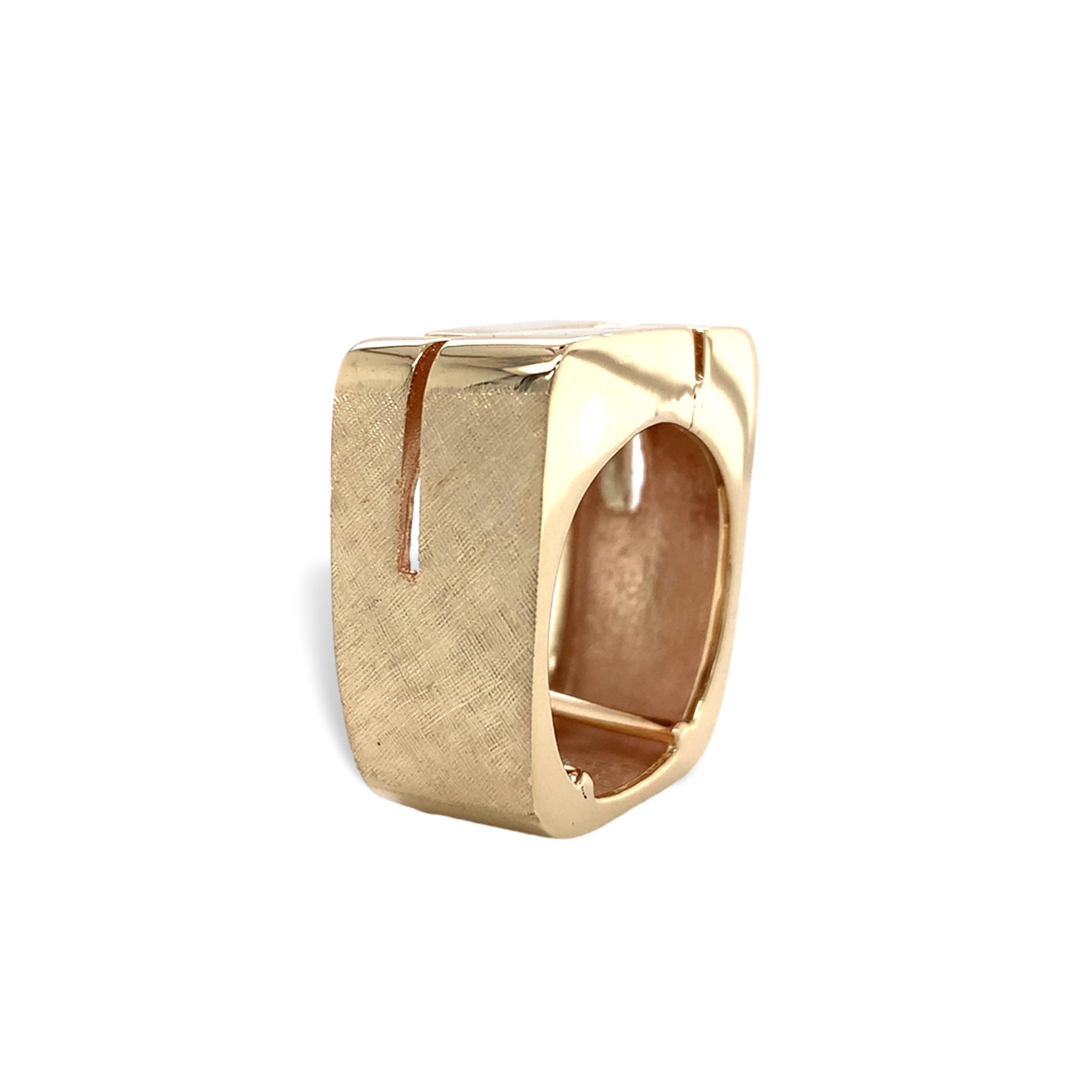 Bague design moderne en or jaune 14K pour homme avec design en briques Excellent état - En vente à Big Bend, WI