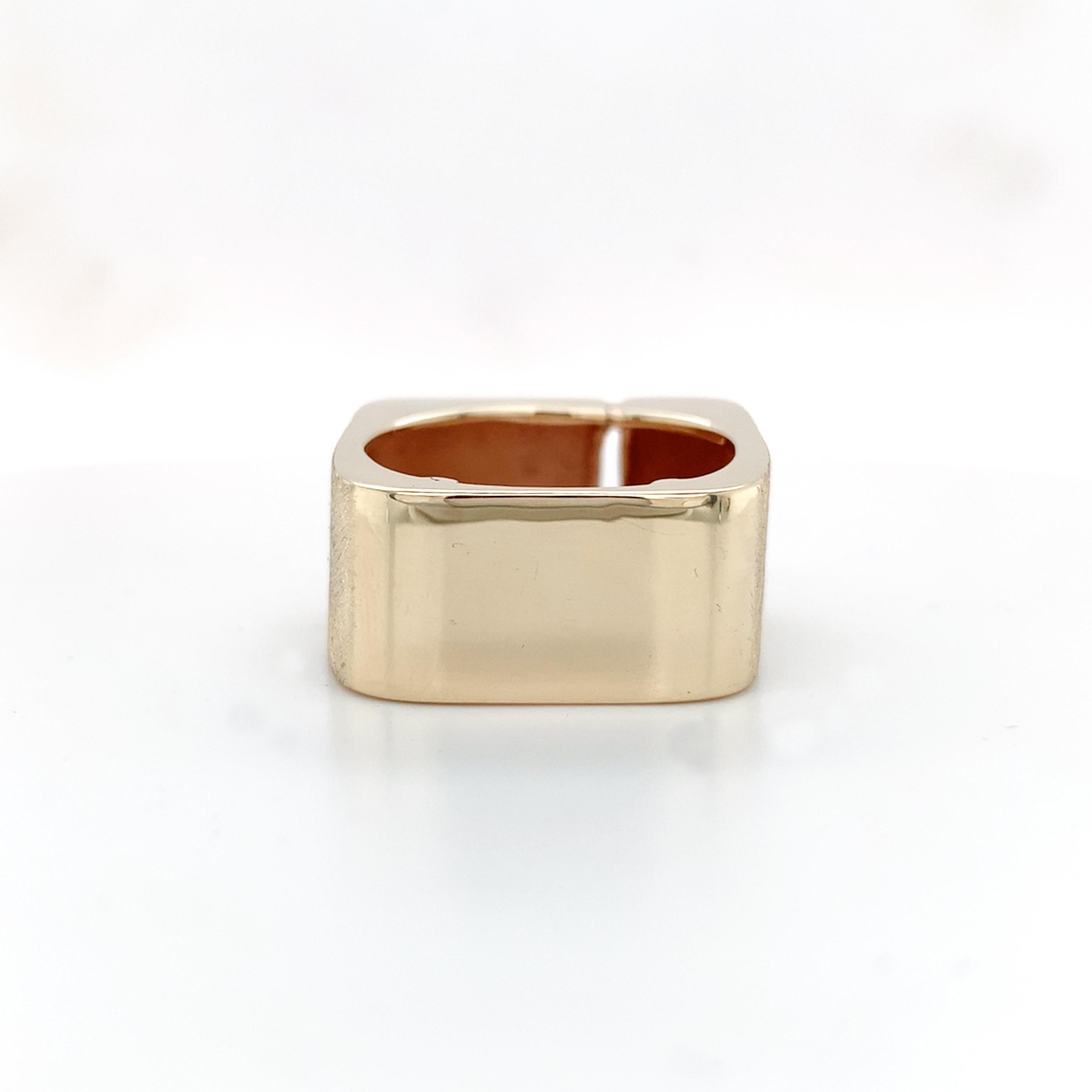 Bague design moderne en or jaune 14K pour homme avec design en briques en vente 1