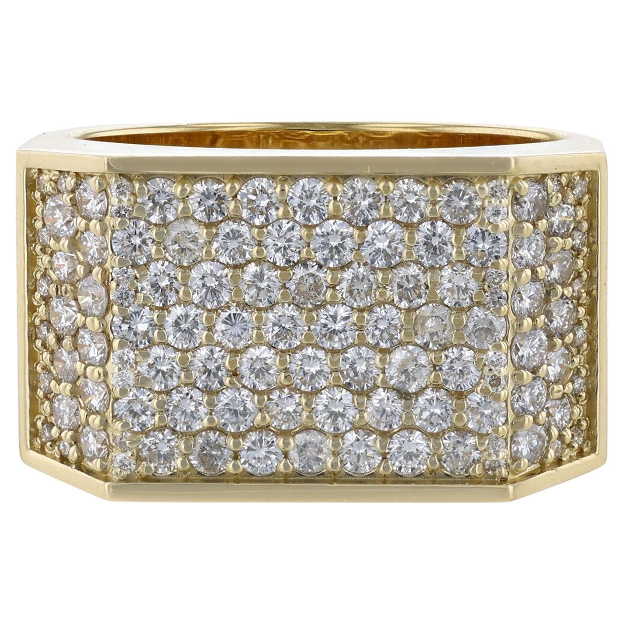 This men’s ring is 14K white gold and features 160 round cut diamonds. All stones are pave set and weigh 1.87 carats combined. The ring has a color grade of (H) and a clarity grade of (SI2).

