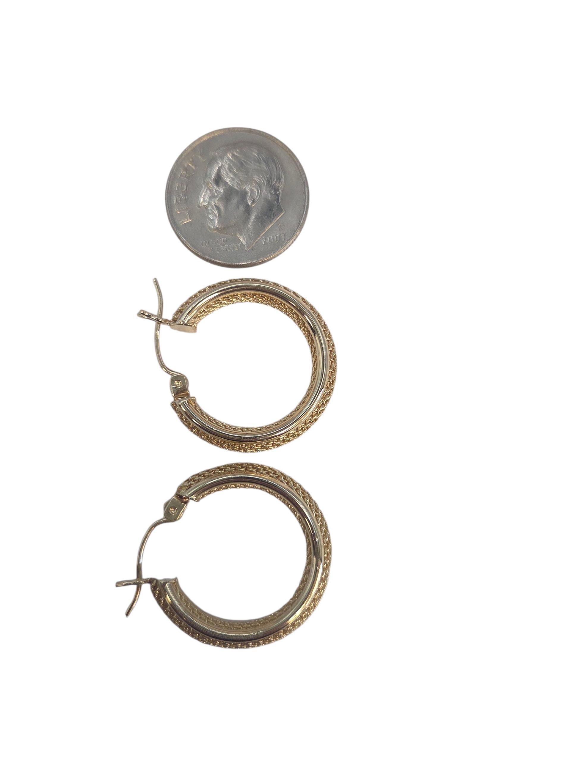 Boucles d'oreilles en or jaune 14K avec design en maille #23547 en vente 2