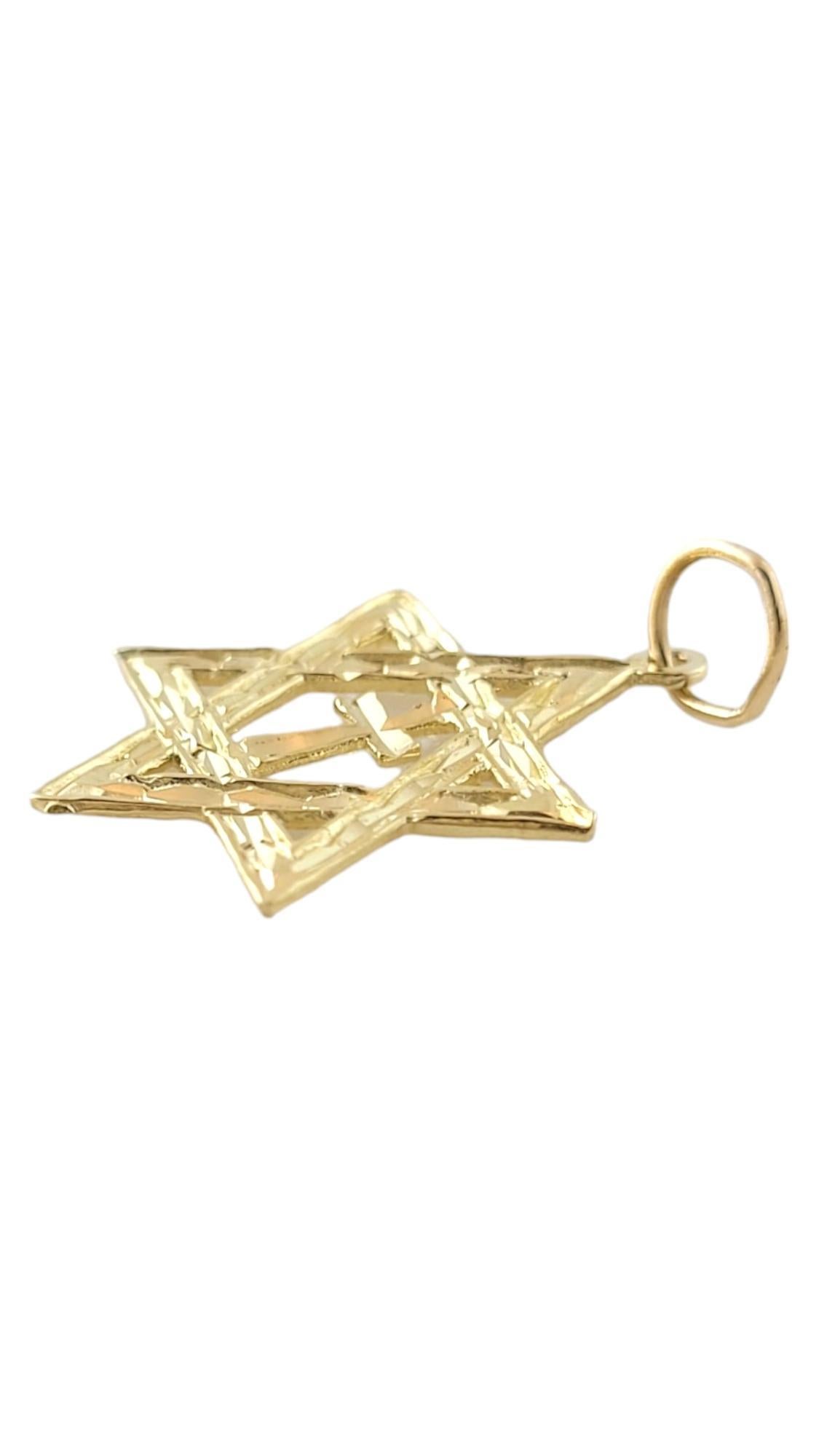 Vintage 14K Yellow Gold Messianic Cross Pendant

This 14K gold Messianic Cross is a symbol embraced by Messianic Jews - those who follow the laws and teachings of Judaism while accepting the divine messianic status of Jesus.

Size: 20.8mm X 16.0mm X