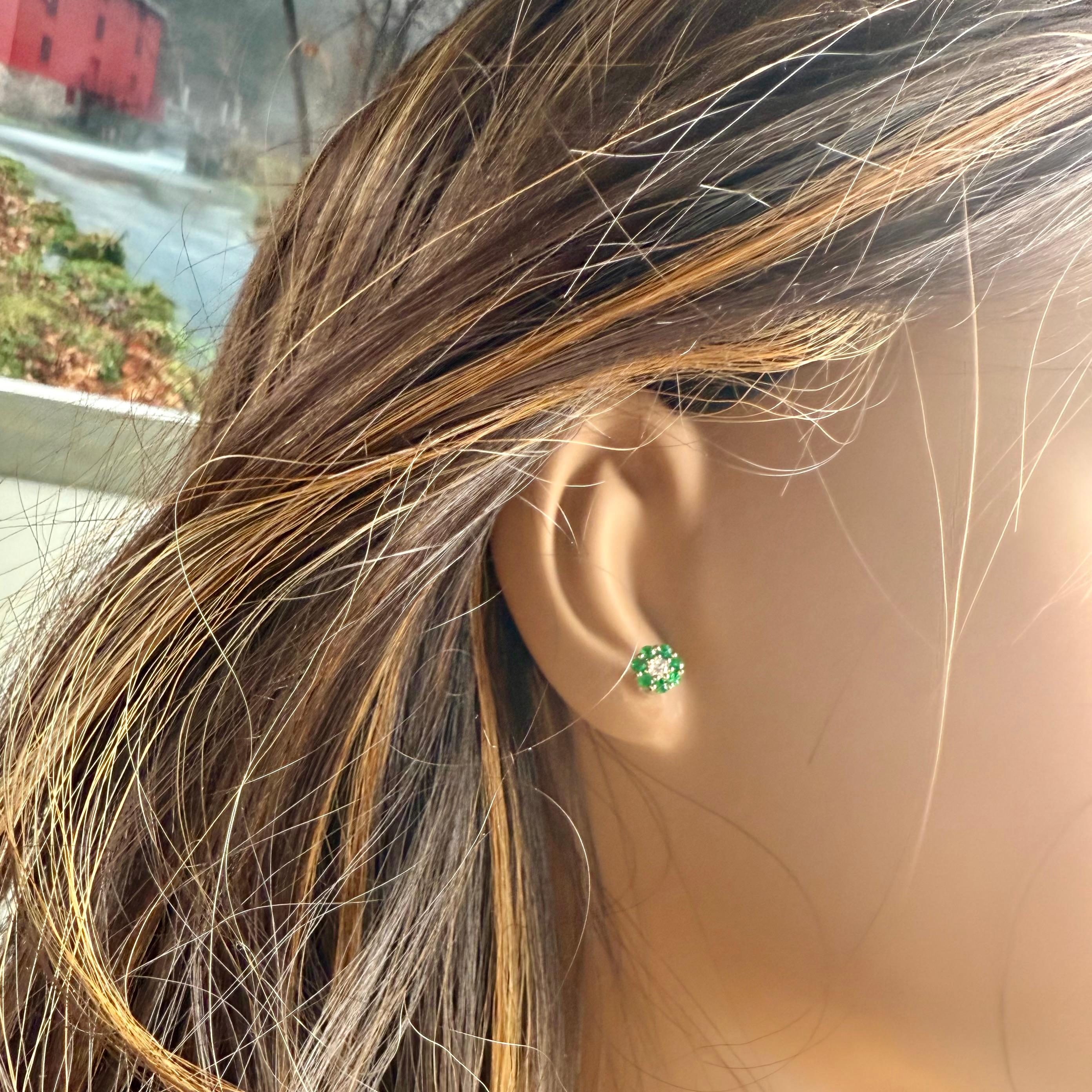 14K Yellow Gold Mini Floral Emerald and Diamond 0.25 Inch Stud Earrings In New Condition In New York, NY