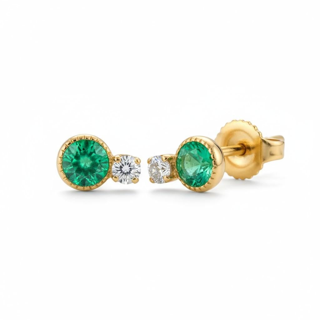Boucles d'oreilles miniatures en or jaune 14K à vis pour diamants et émeraudes pour 2ème ou 3ème trou Unisexe en vente