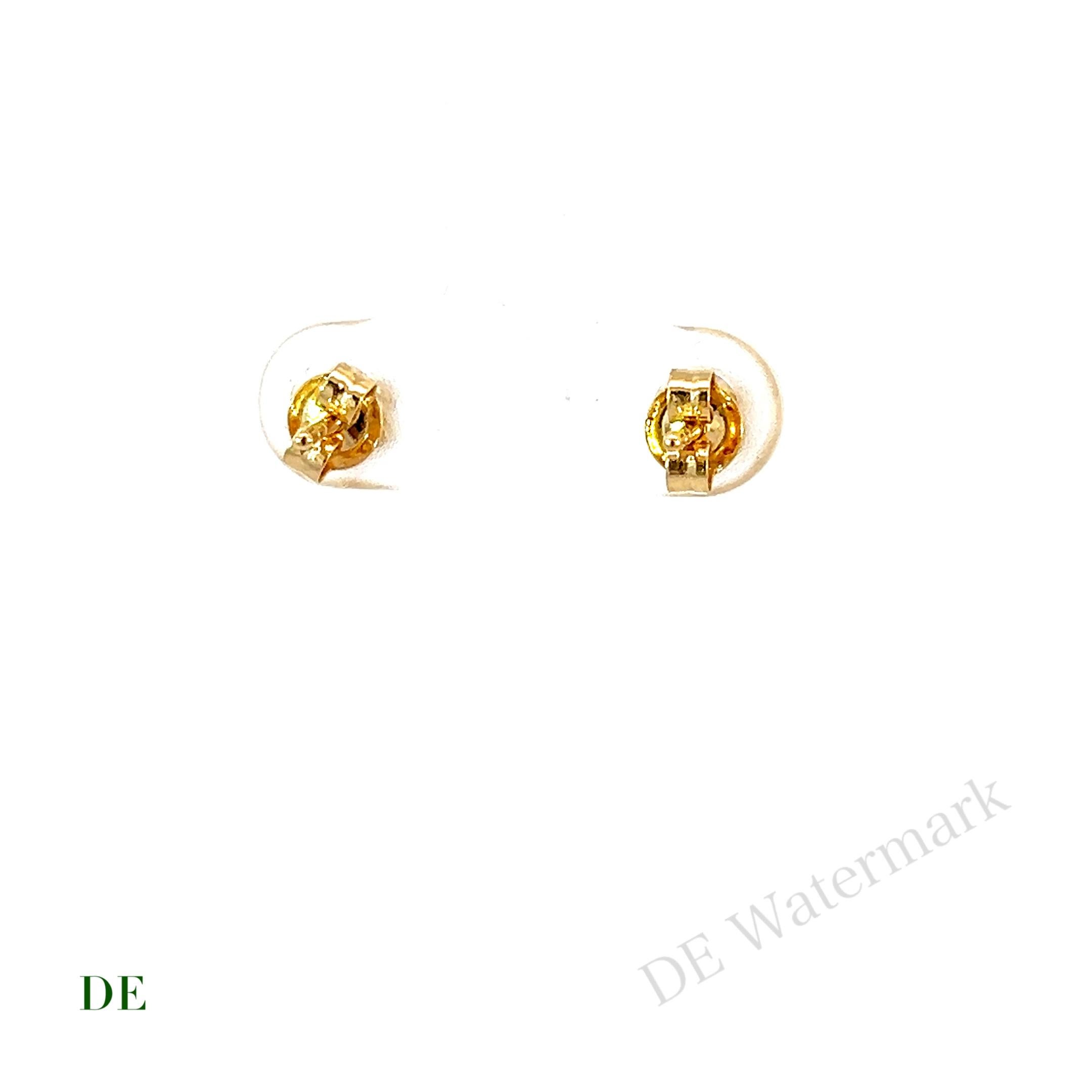 Round Cut 14k Yellow Gold Minimalist .28 Carat Diamond Cluster Earring Stud For Sale