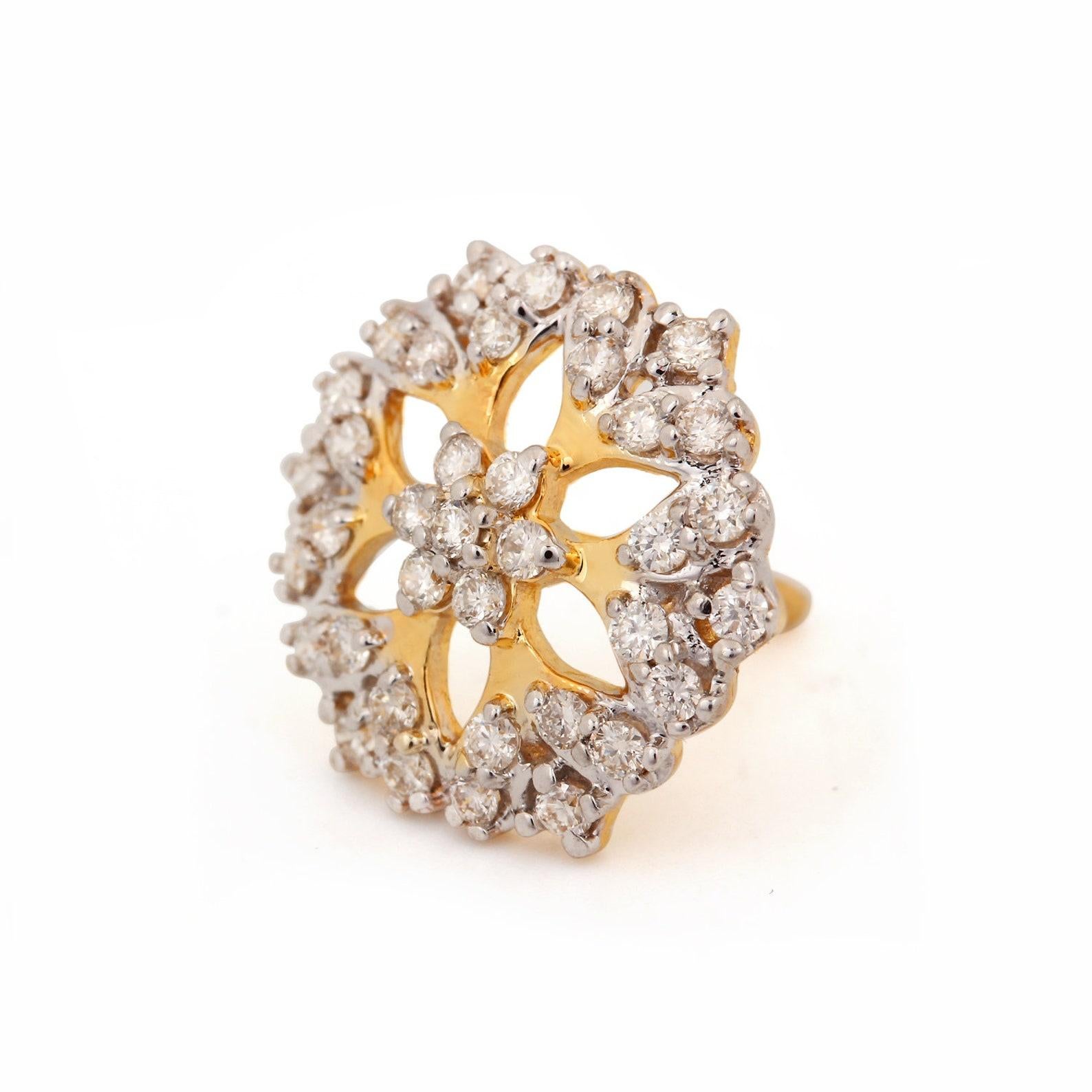 Taglio rotondo Orecchini Minimilist in oro giallo 14k per donna Nature Pave Diamond Earring per lei. in vendita