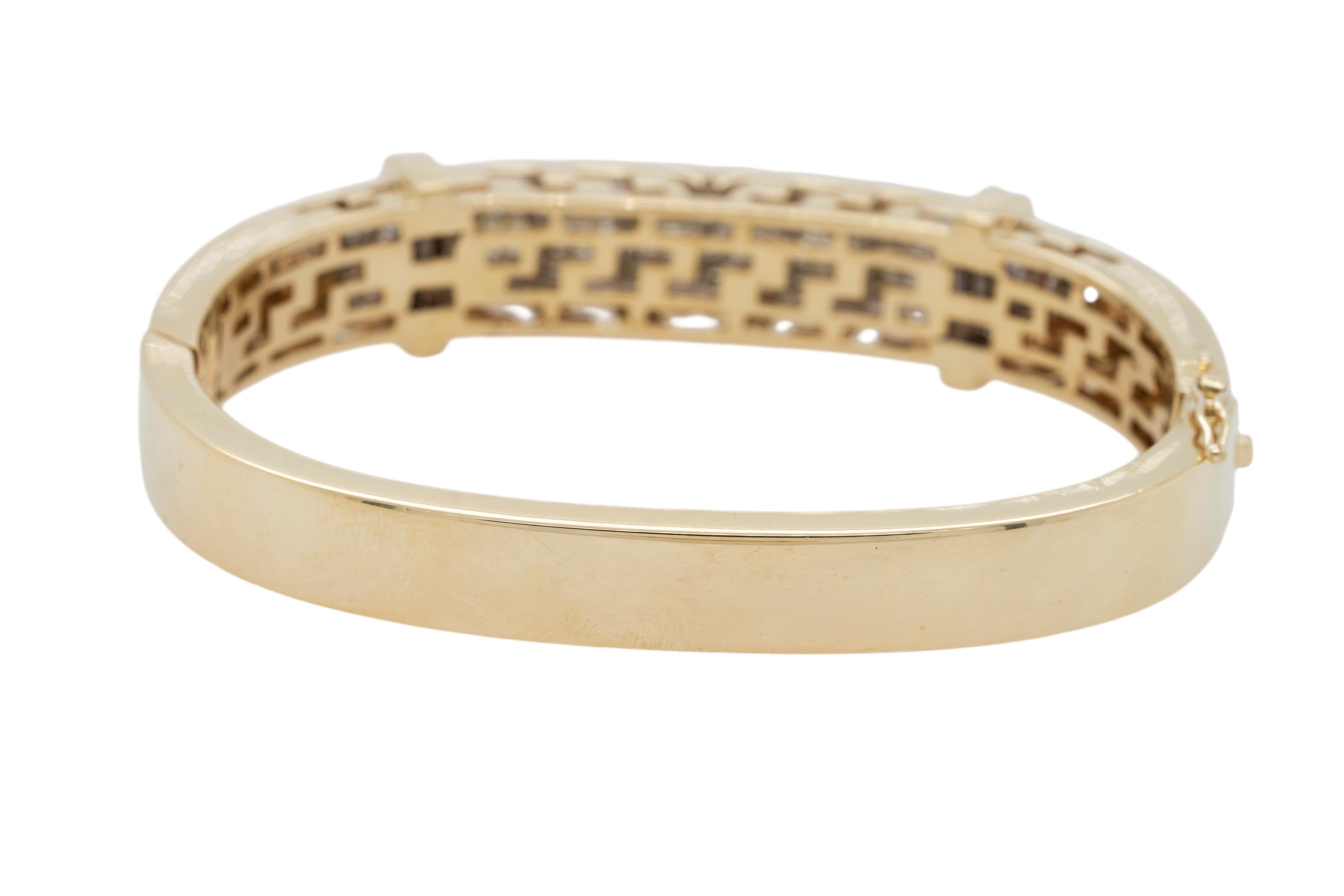 Armreif aus 14 Karat Gelbgold mit Diamanten im Mischschliff (Gemischter Schliff)