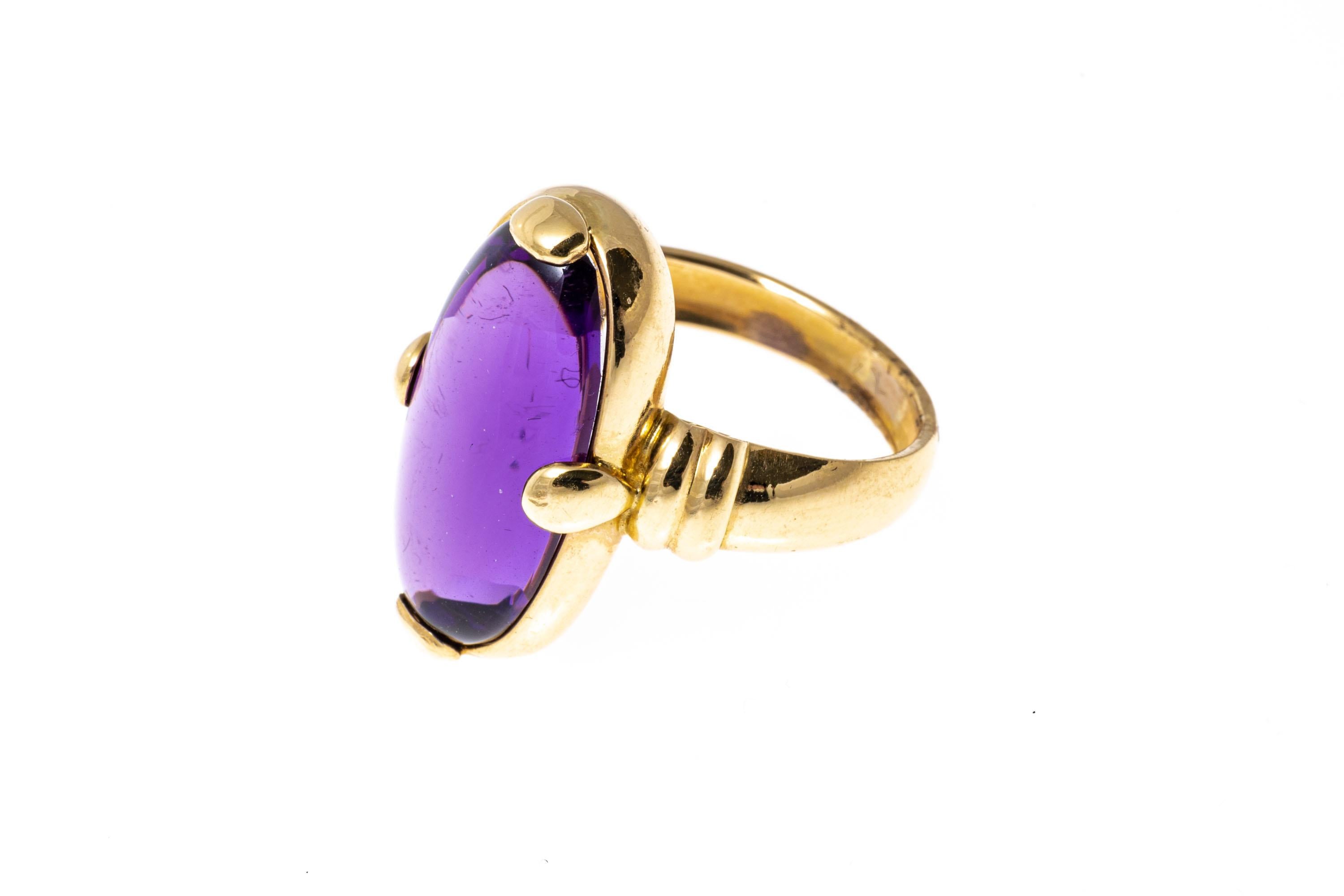 14k Yellow Gold Mixed Cut Elongated Oval Dark Purple Amethyst Ring In Good Condition For Sale In Southport, CT