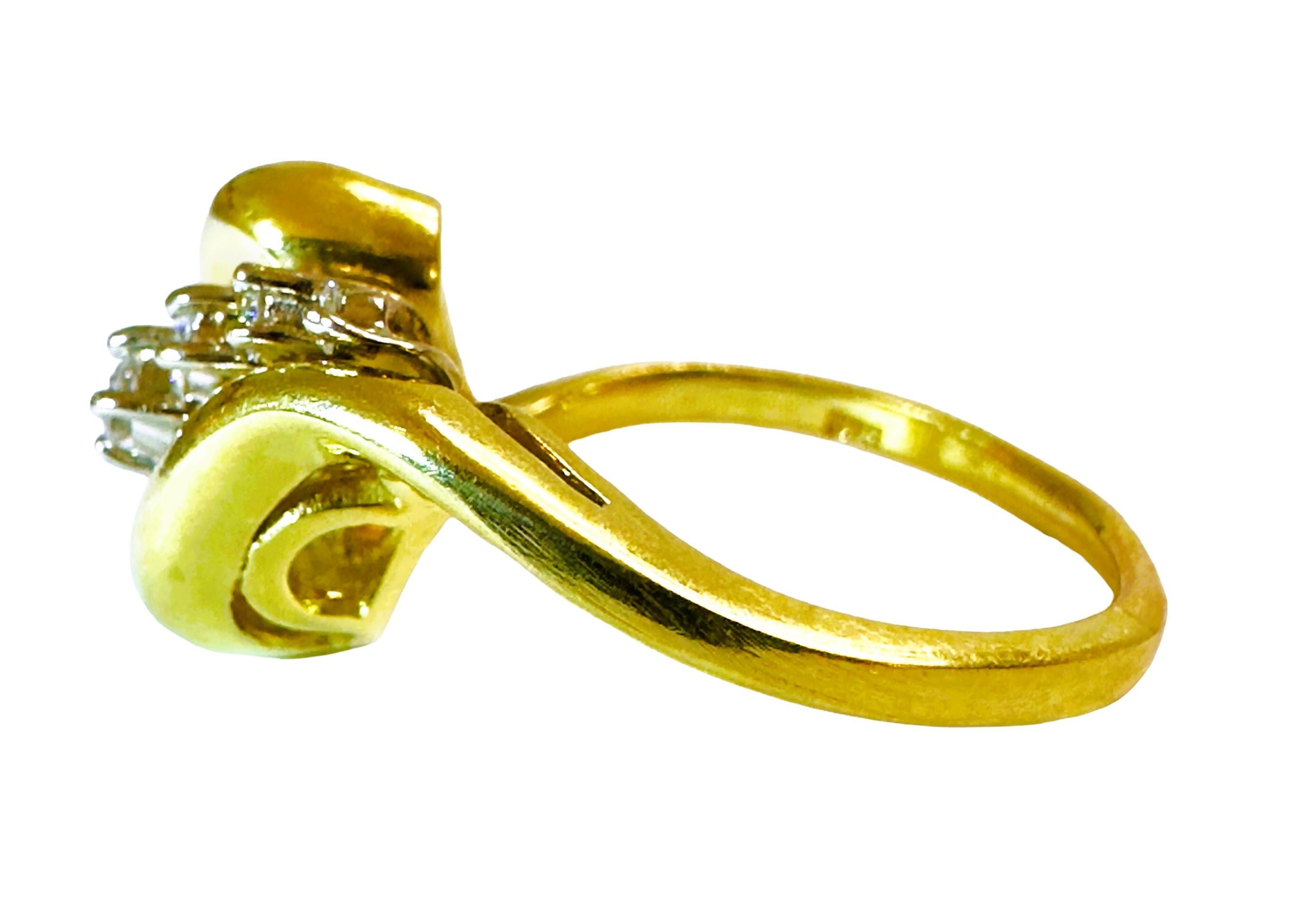Art Deco 14K Yellow Gold Modern 8 - Stone Diamond Ring Size Size 8 For Sale