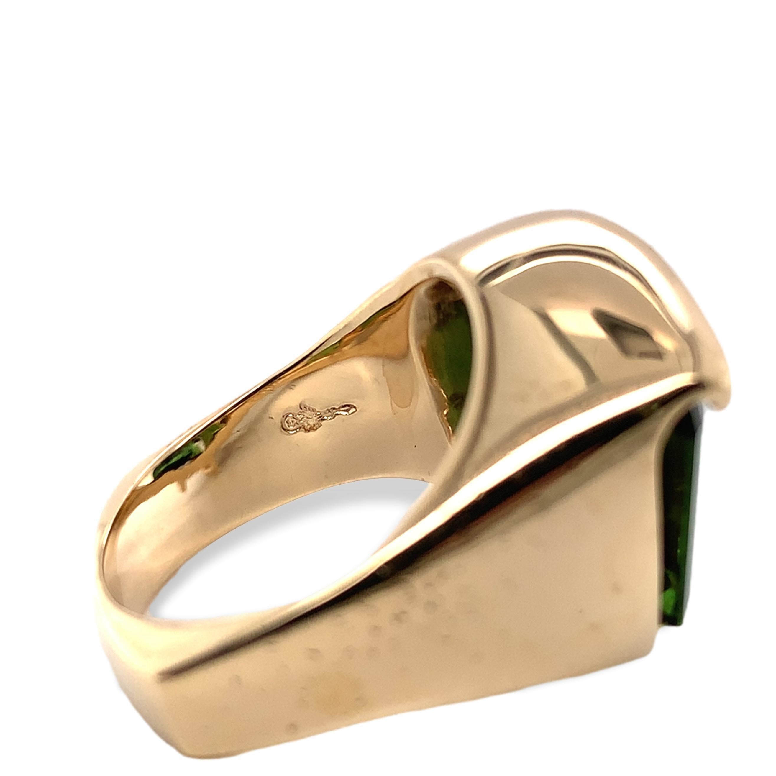 Anello moderno in oro giallo 14K con tormalina verde personalizzato in vendita 6