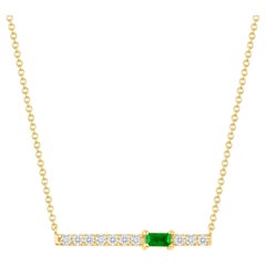 Halskette mit Baguette-Anhänger, 14 Karat Gelbgold Moderner Diamant & Smaragd