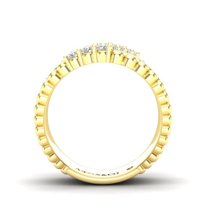 Bague moderne en or jaune 14 carats à trois rangées de perles et diamants sertis à la griffe en vente 1