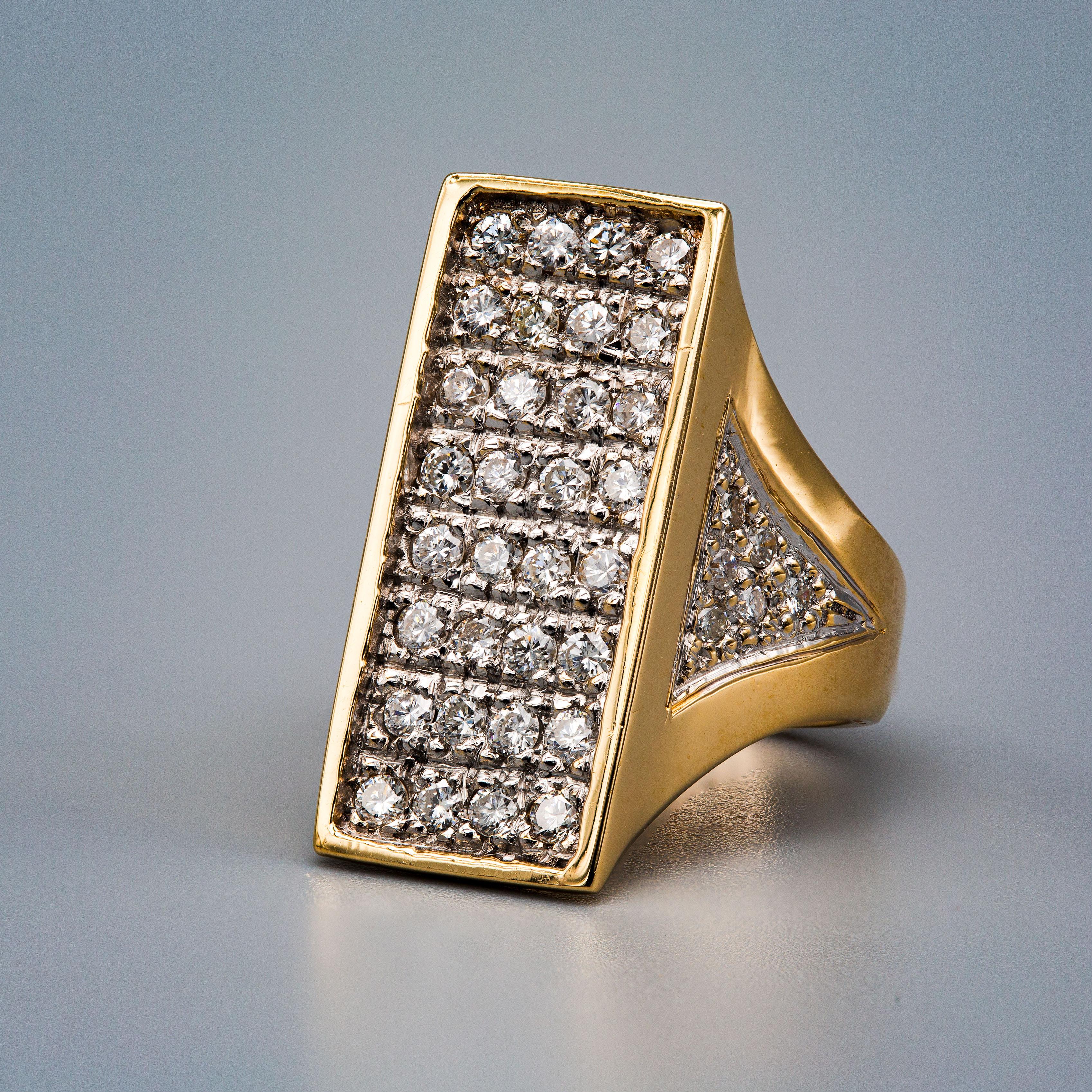14k Yellow Gold Modernist Diamond Ring In Good Condition For Sale In Bernardsville, NJ