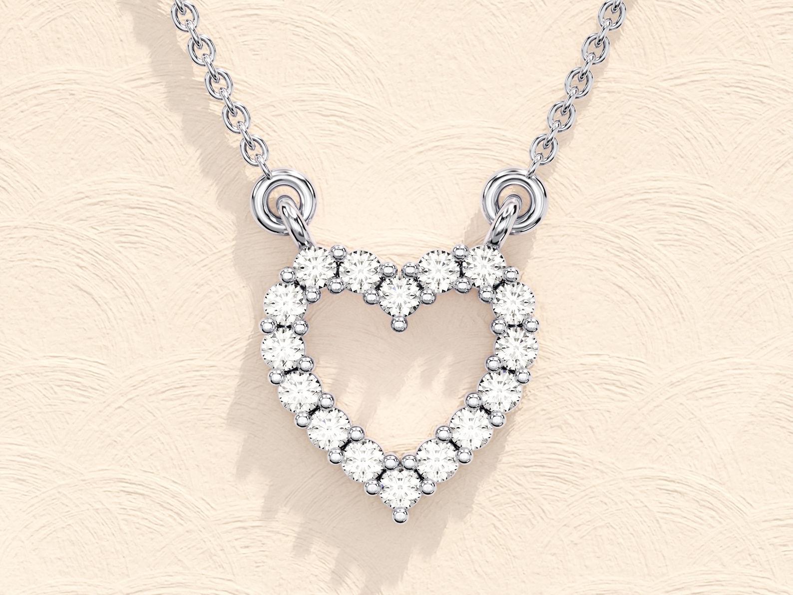 14k yellow gold Moissanite Heart Necklace  Anniversary Gift For Women. In New Condition For Sale In Chicago, IL