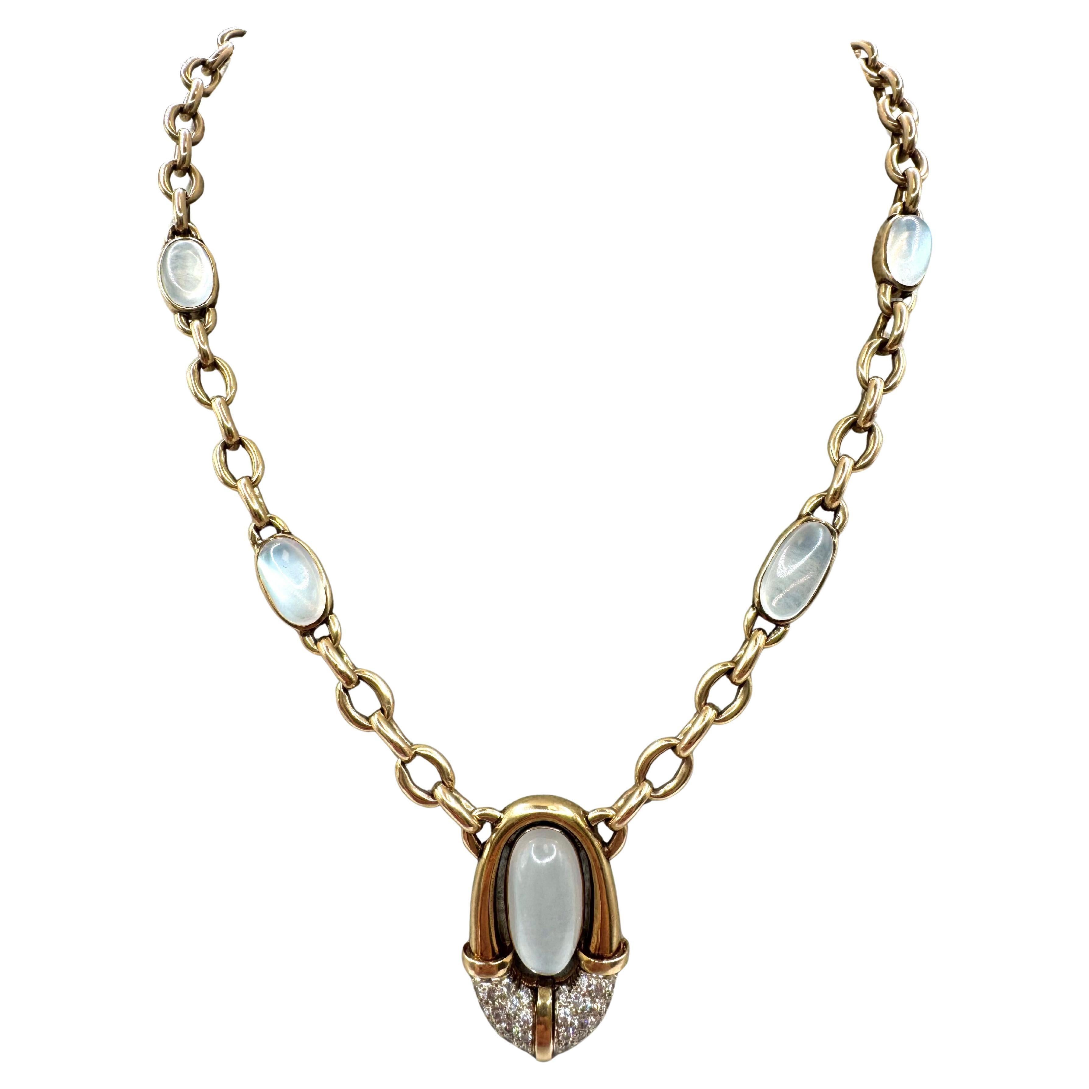 Taglio brillante Collana con pietra di luna e diamanti in oro giallo 14K in vendita