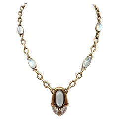 Collar de Oro Amarillo de 14K con Piedra Lunar y Diamantes