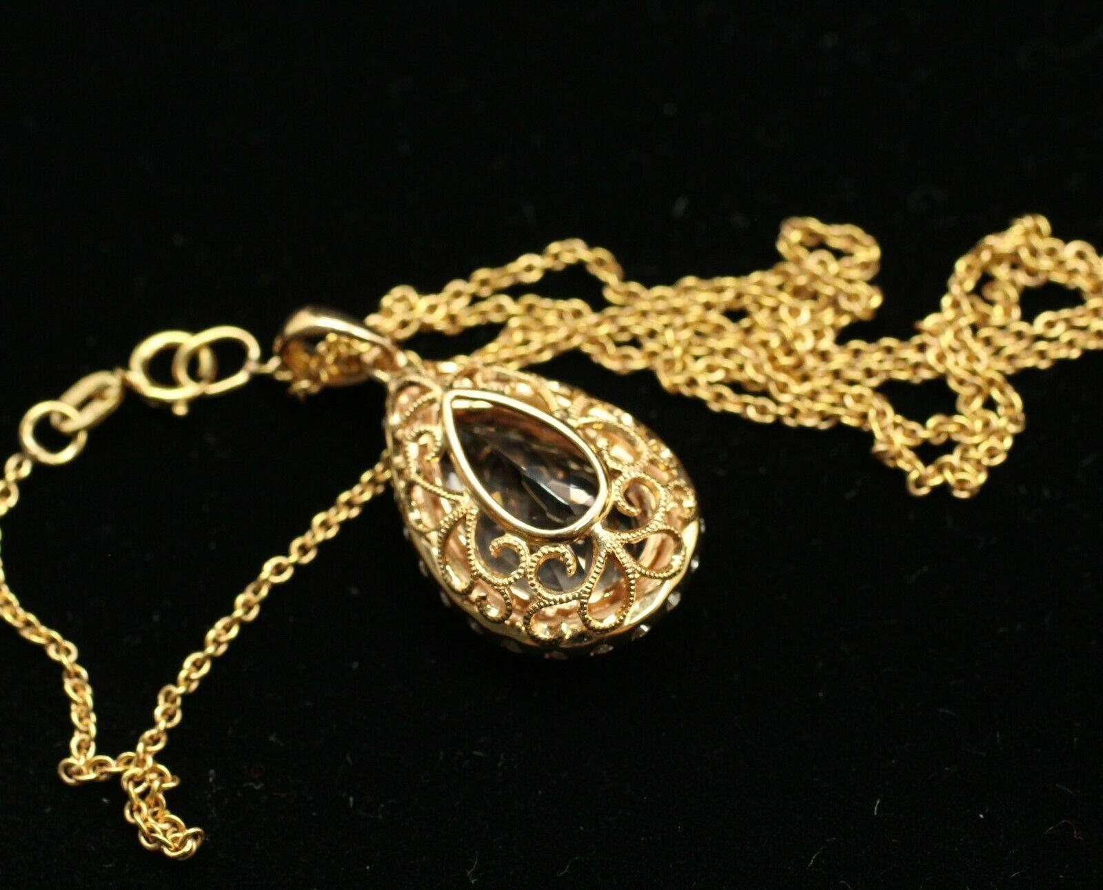 Halskette aus 18 Karat Gelbgold mit Diamant-Halo in Form eines Diamanten (Moderne) im Angebot
