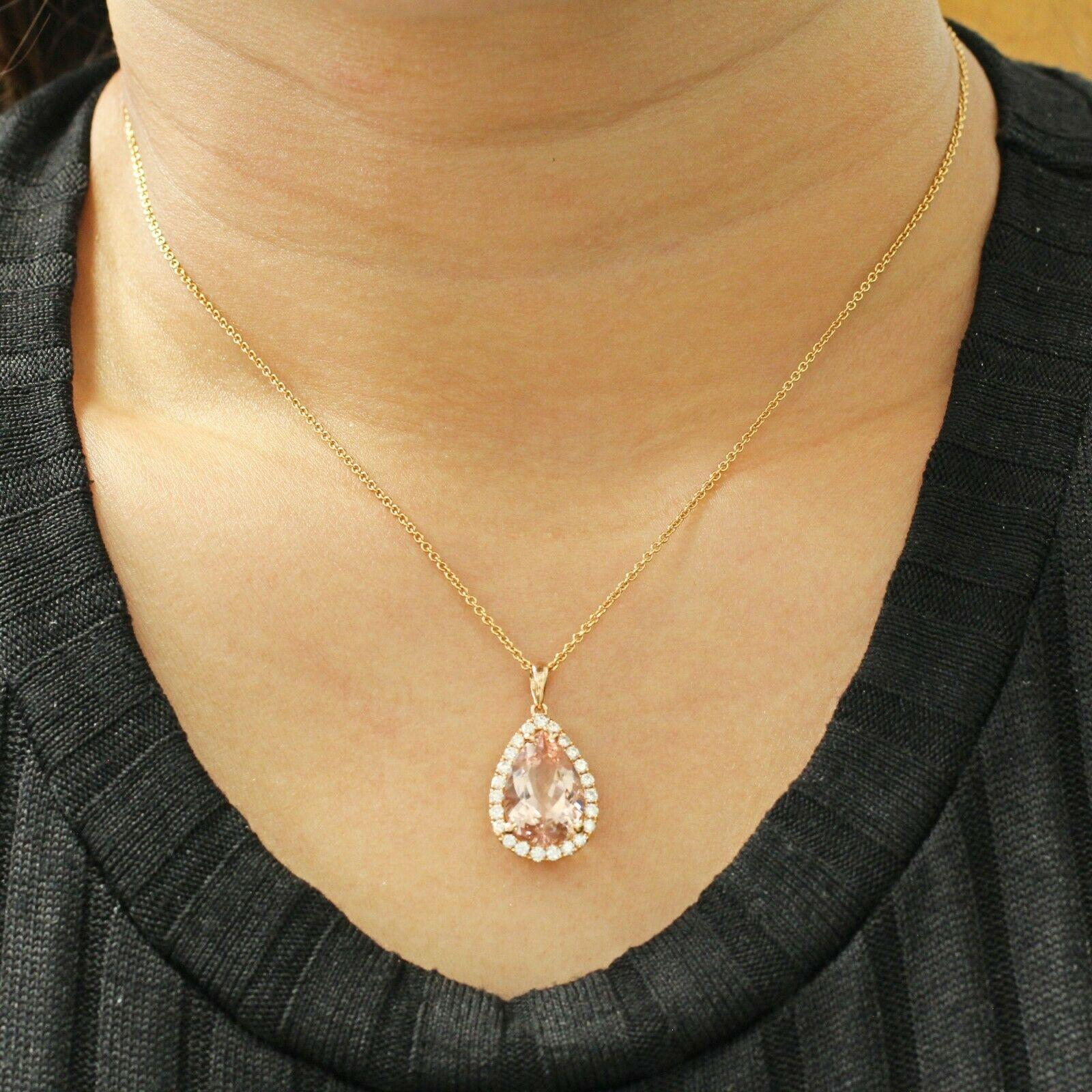 14 Karat Yellow Gold Morganite Diamond Halo Necklace In New Condition For Sale In Los Angeles, CA
