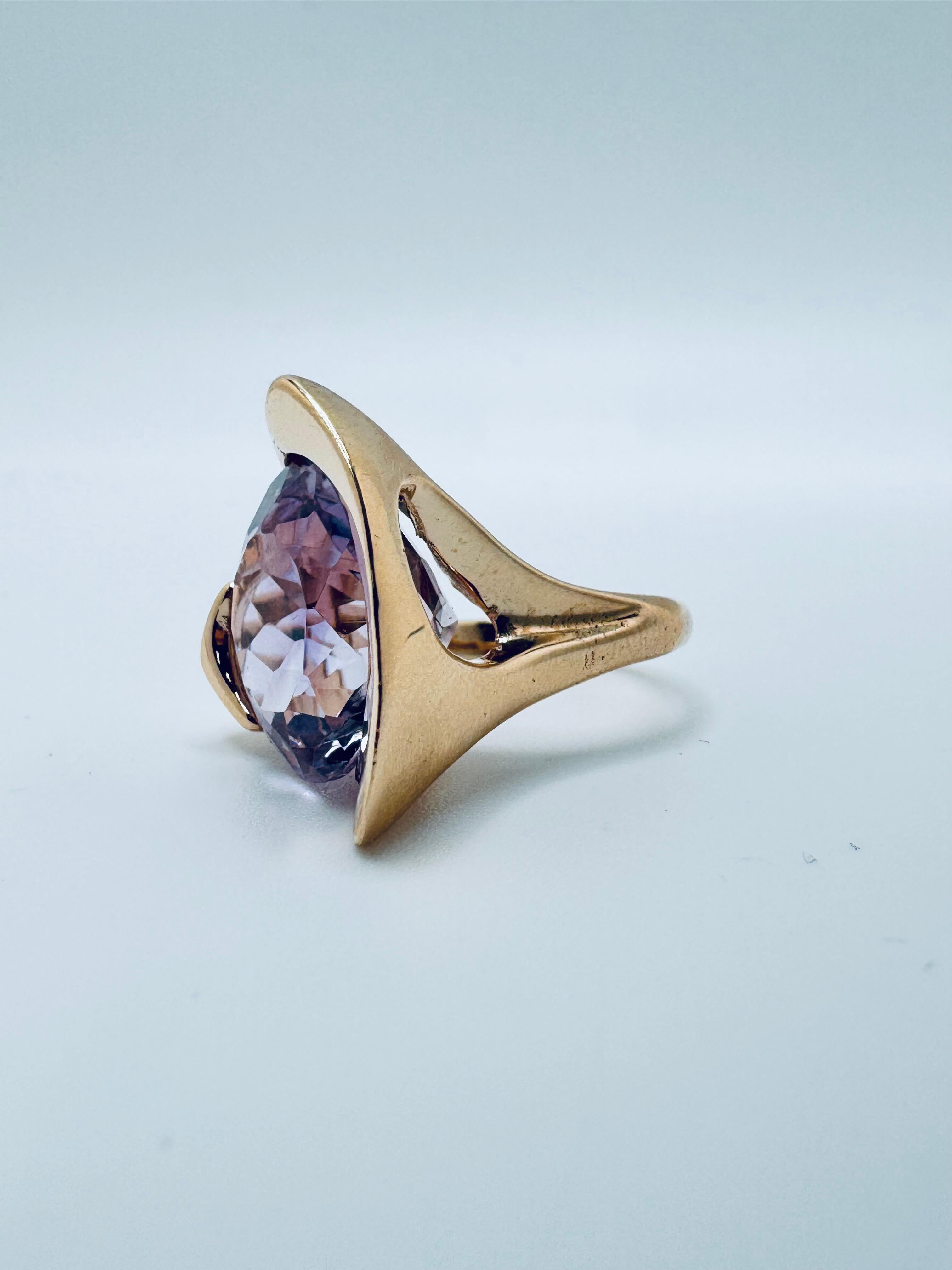 Art déco Bague en or jaune 14K Morganite - pierre ronde à facettes de 15mm en vente